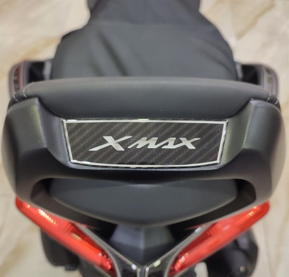 YAMAHA XMAX SISSY BAR VE GİDON GÜMÜŞ YAMAHA LOGOSU 2 ADET