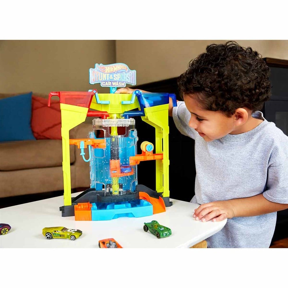 Breadcrumbut, Hot Wheels, Hot Wheels Oto Yıkamada Renk Değiştirme Oyun Seti GRW37