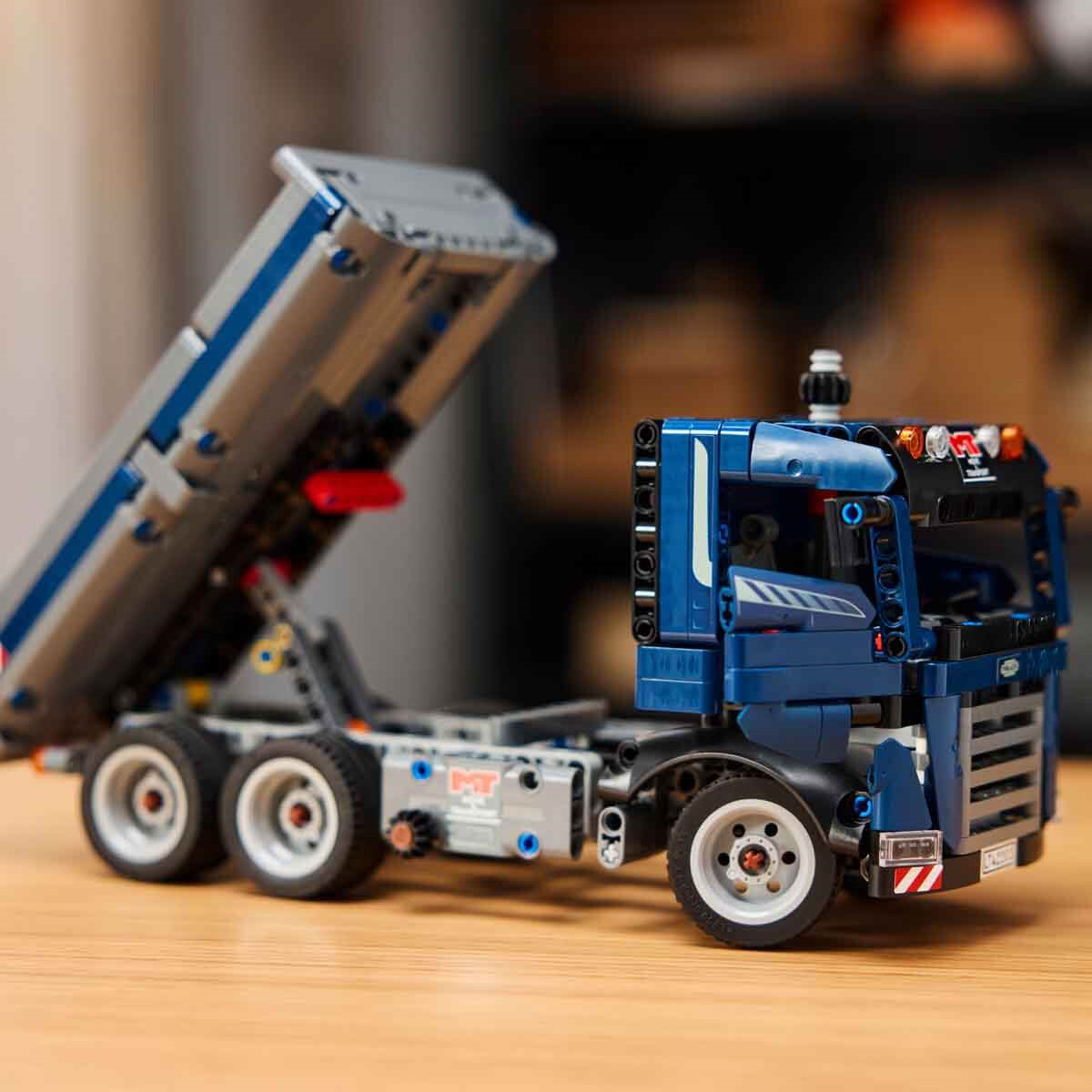 Breadcrumbut, Lego, LEGO Technic Damperli Kamyon 42203