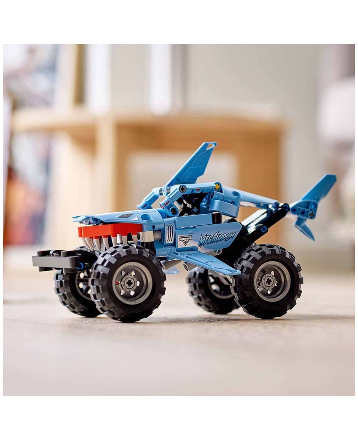 Breadcrumbut, Lego, LEGO Technic Monster Jam Megalodon 42134