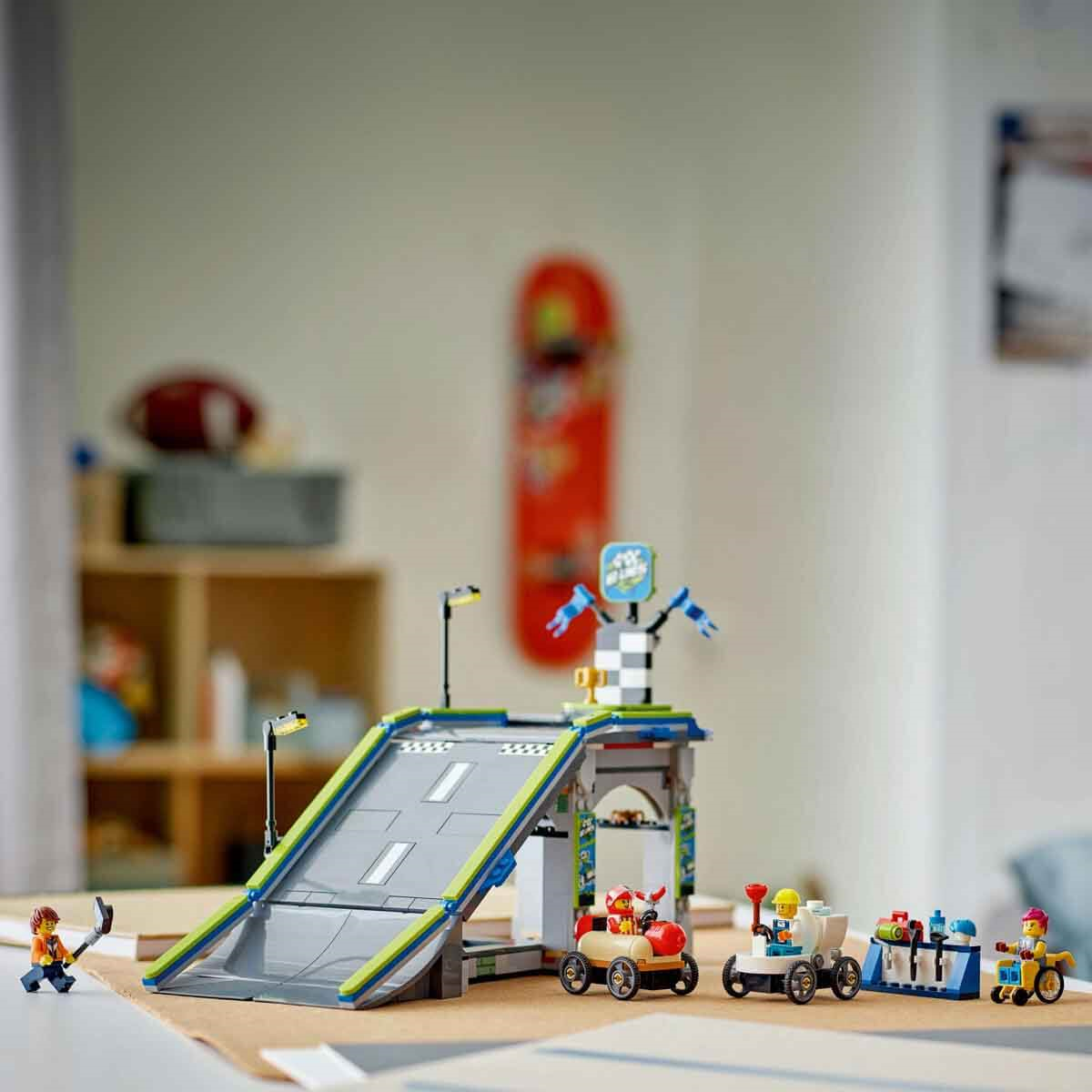 Lego Setleri, Lego, LEGO City Senin Kuralların: Yarış Arabası Rampa Parçası 60460
