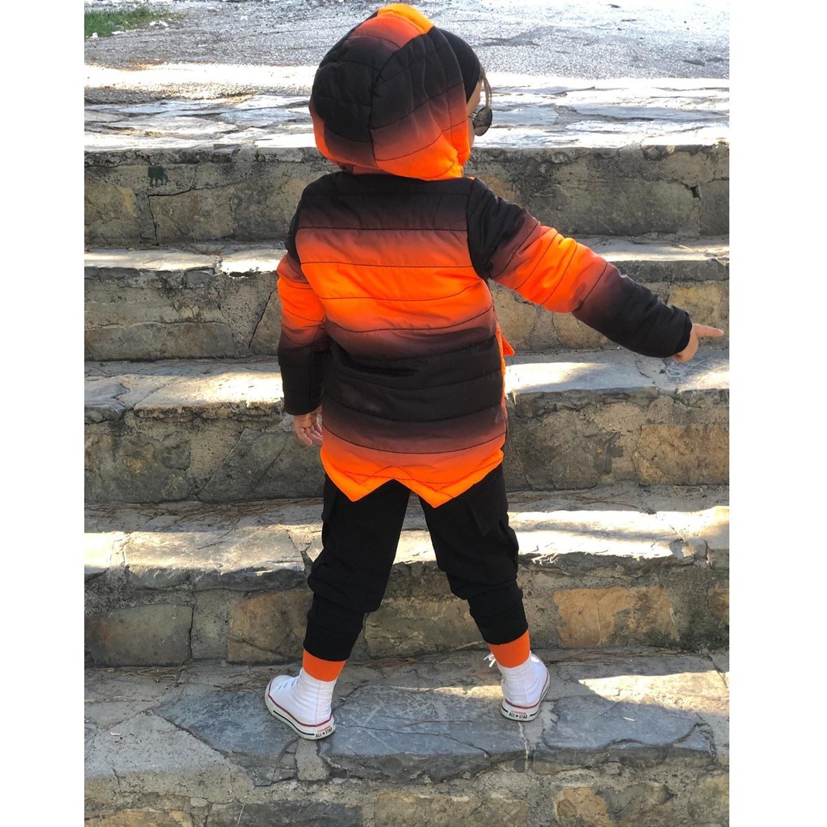 Erkek Çocuk 4'lü Eşofman Mont Takım-Erkek Çocuk Mont-Erkek Çocuk 4'lü Eşofman Mont Takım | QuzucukKids.com-QuzucukKids.com