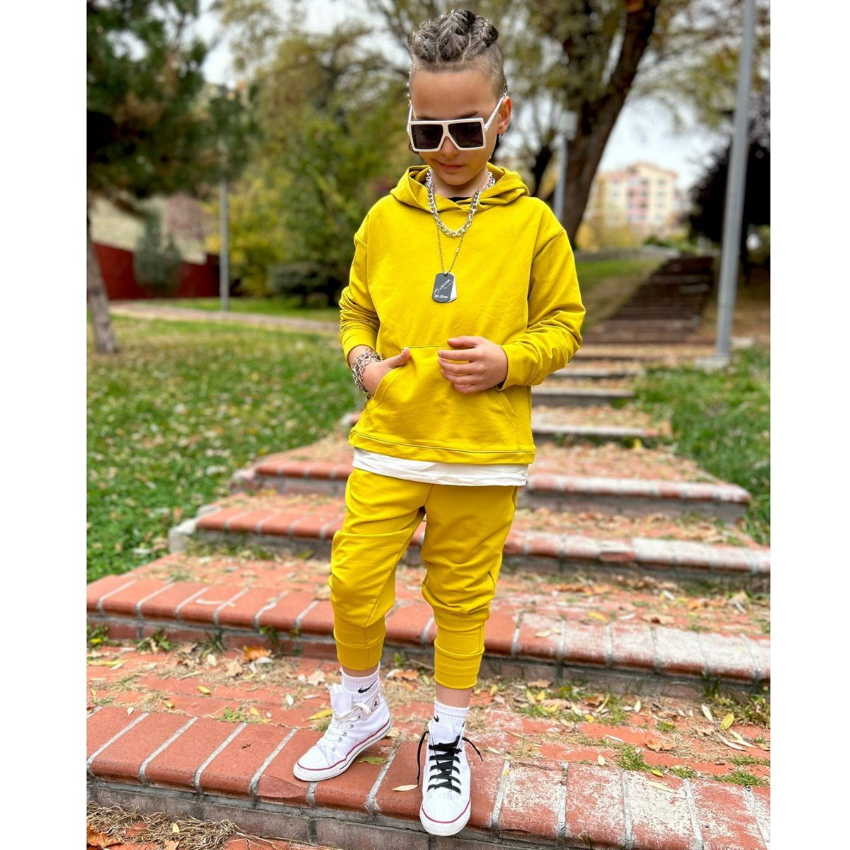 Erkek Çocuk Kapüşonlu Sarı Takım-Erkek Çocuk Alt Üst Takım-Erkek Çocuk Çıtçıt Detaylı Gri Takım | QuzucukKids.com-QuzucukKids.com