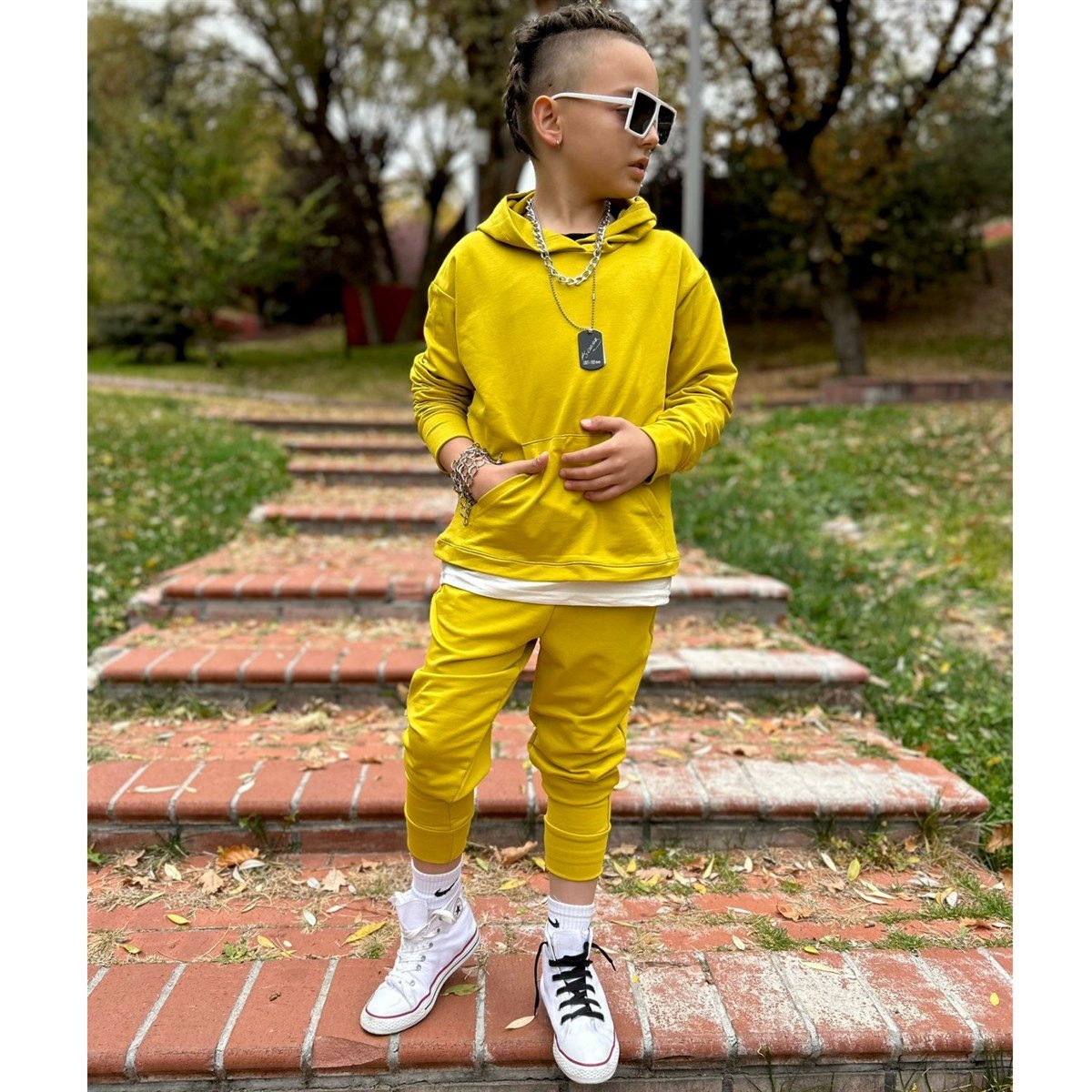 Erkek Çocuk Kapüşonlu Sarı Takım-Erkek Çocuk Alt Üst Takım-Erkek Çocuk Çıtçıt Detaylı Gri Takım | QuzucukKids.com-QuzucukKids.com