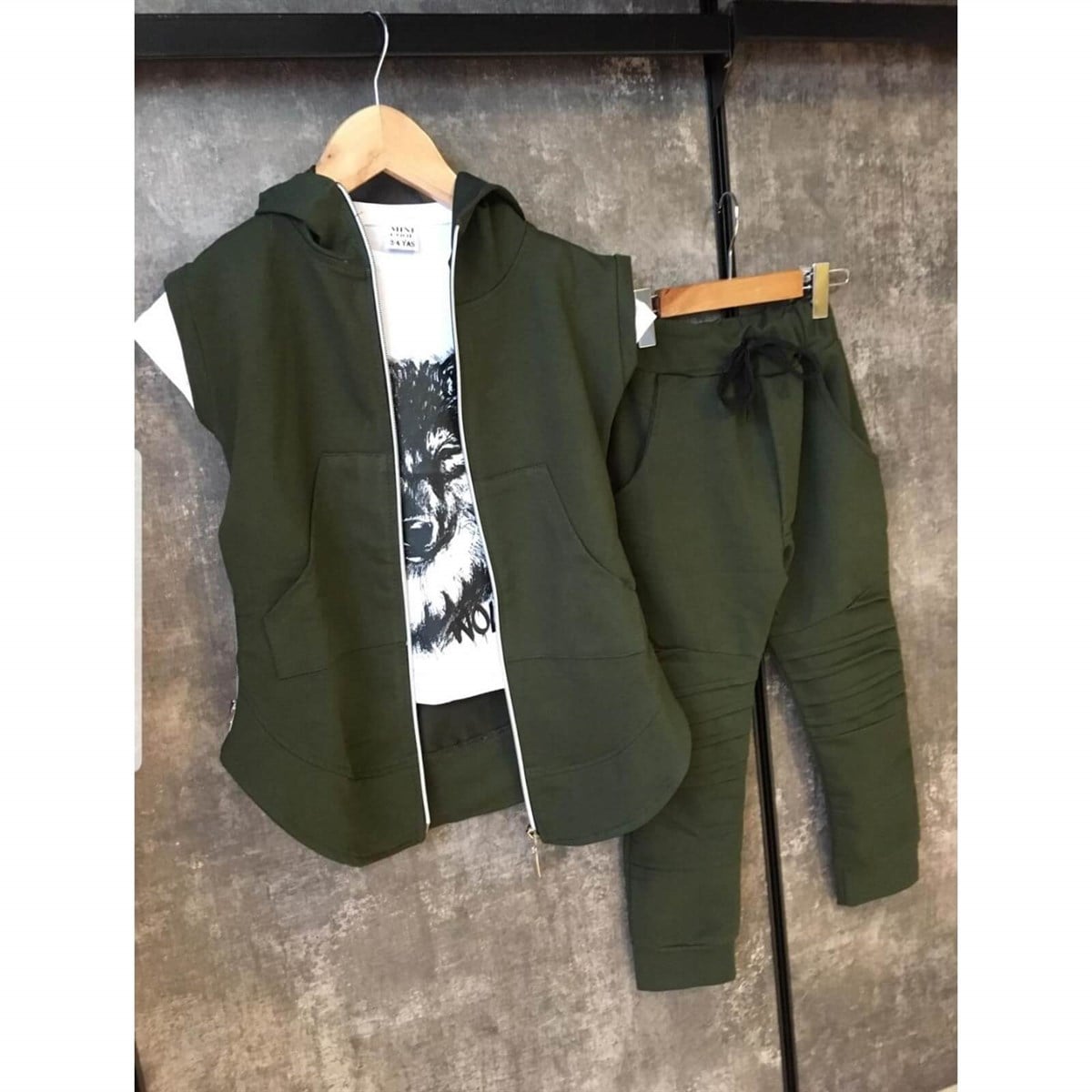 Erkek Çocuk Kurt Figürlü Yelekli Spor Takım-Kid Boy Cloth Sets-QuzucukKids.com