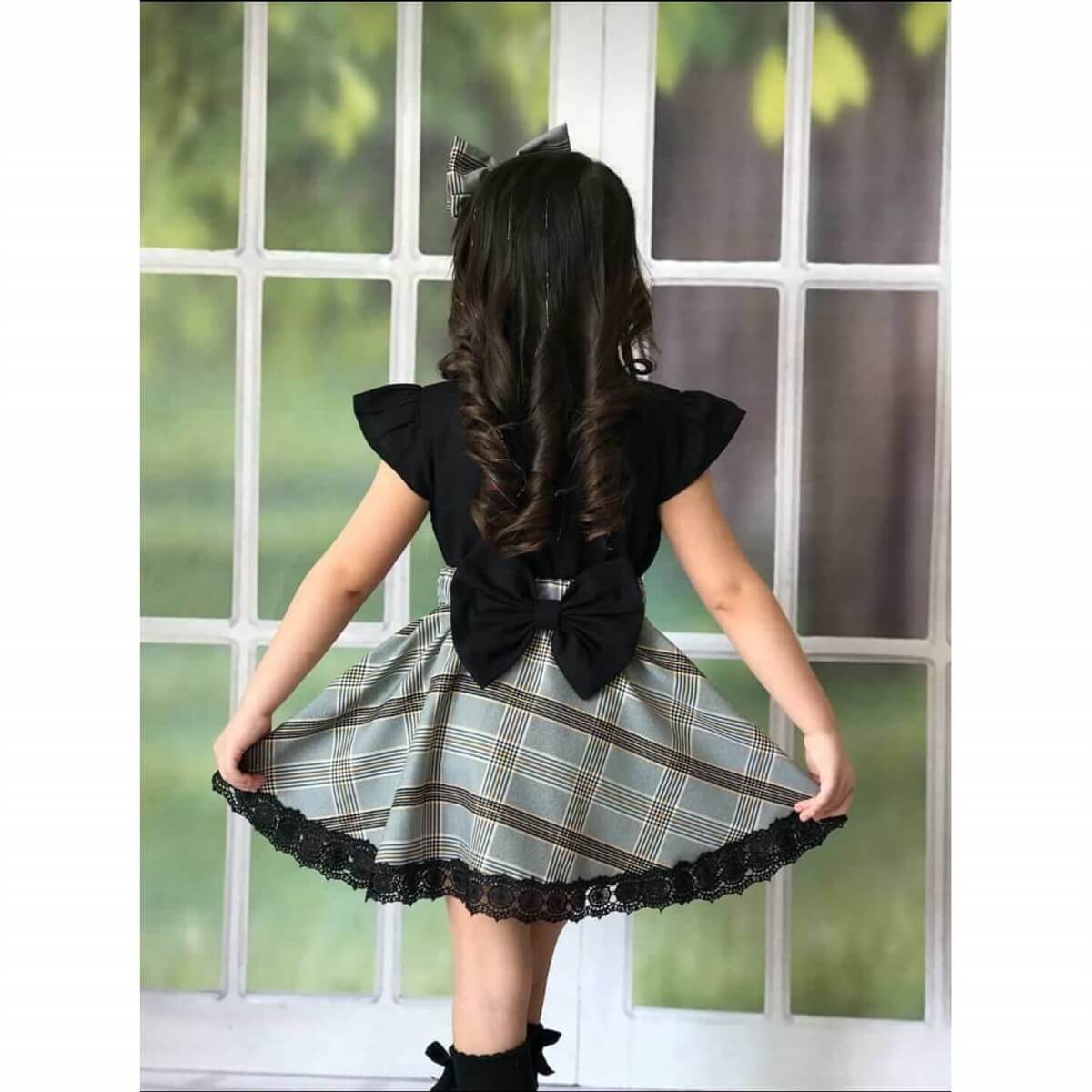 Kız Çocuk Broşlu Fiyonk Detaylı Ekose Etekli Takım-Kız Çocuk Alt Üst Takım-QuzucukKids.com