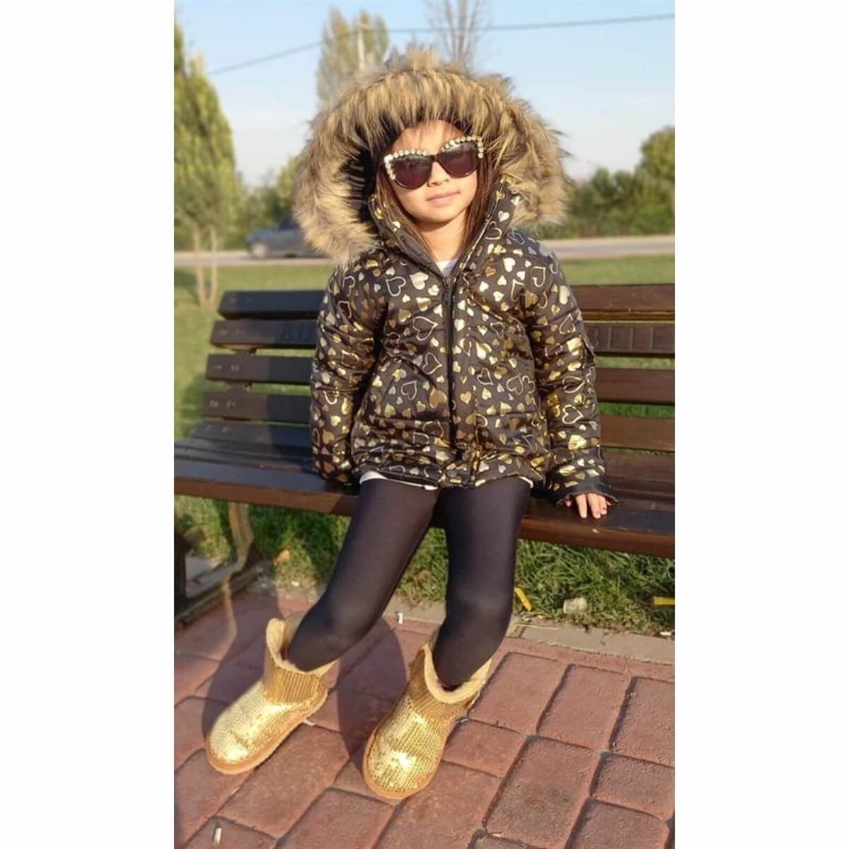 Kız Çocuk Kışlık Kalp Figürlü Siyah Şişme Mont-Kız Çocuk Mont-QuzucukKids.com