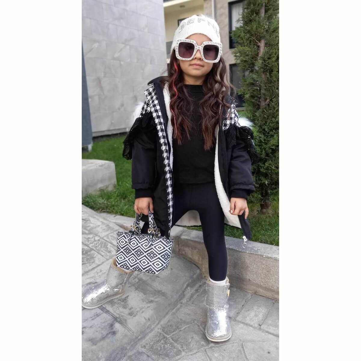 Kız Çocuk Kürk Yakalı Güpürlü Siyah Mont-Kız Çocuk Mont-QuzucukKids.com