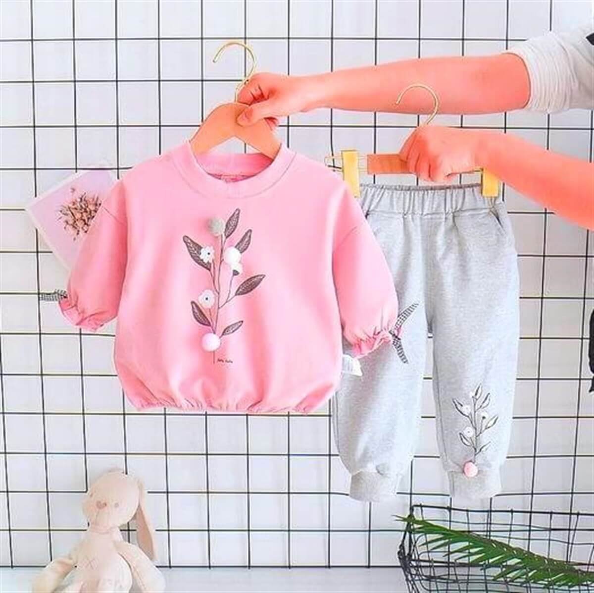 Kız Çocuk Pamuk Figürlü Pembe Eşofman Takımı-Kız Çocuk Alt Üst Takım-QuzucukKids.com