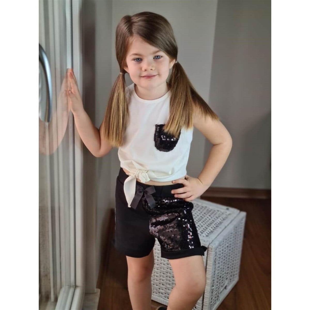 Kız Çocuk Pul Payetli Şort Beyaz Takım-Kız Çocuk Alt Üst Takım-QuzucukKids.com