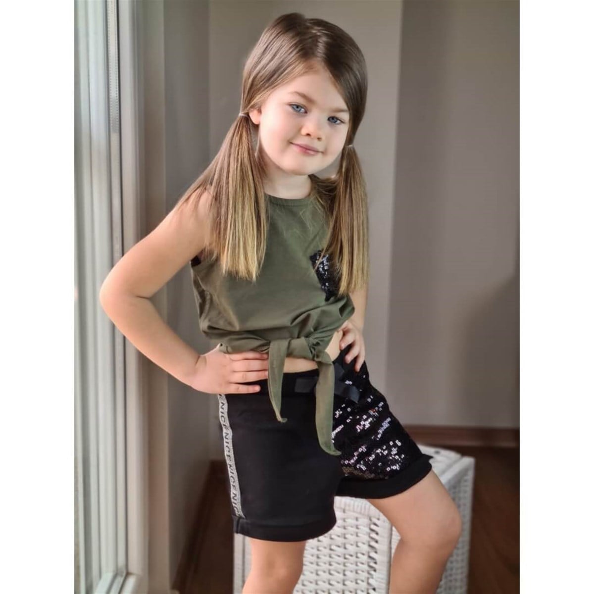 Kız Çocuk Pul Payetli Şort Yeşil Takım-Kid Girl Cloth Sets-QuzucukKids.com