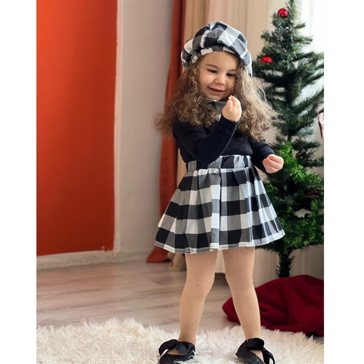 Kız Çocuk Siyah Ekoseli 4'lü Takım-Kız Çocuk Alt Üst Takım-Kız Çocuk Kırmızı Ekoseli 4'lü Takım | QuzucukKids.com-QuzucukKids.com