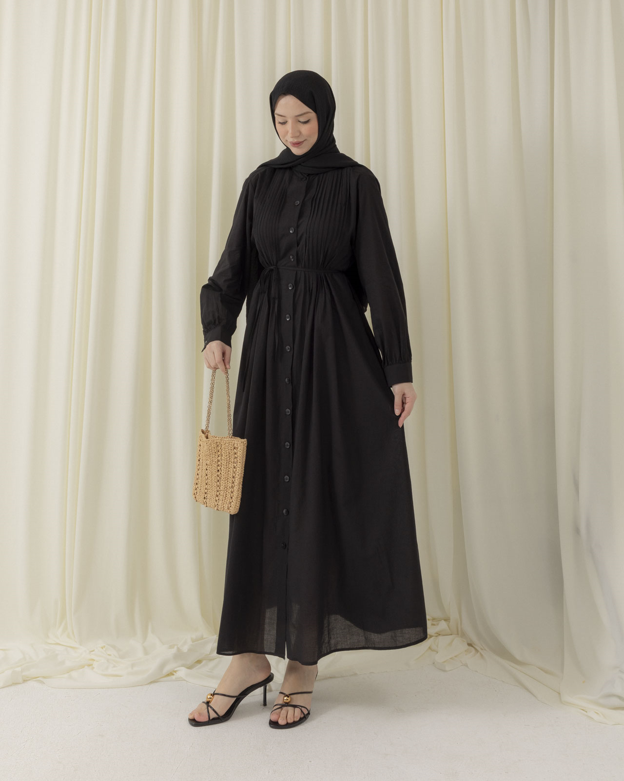 Allerli Boydan Düğmeli Siyah Elbise