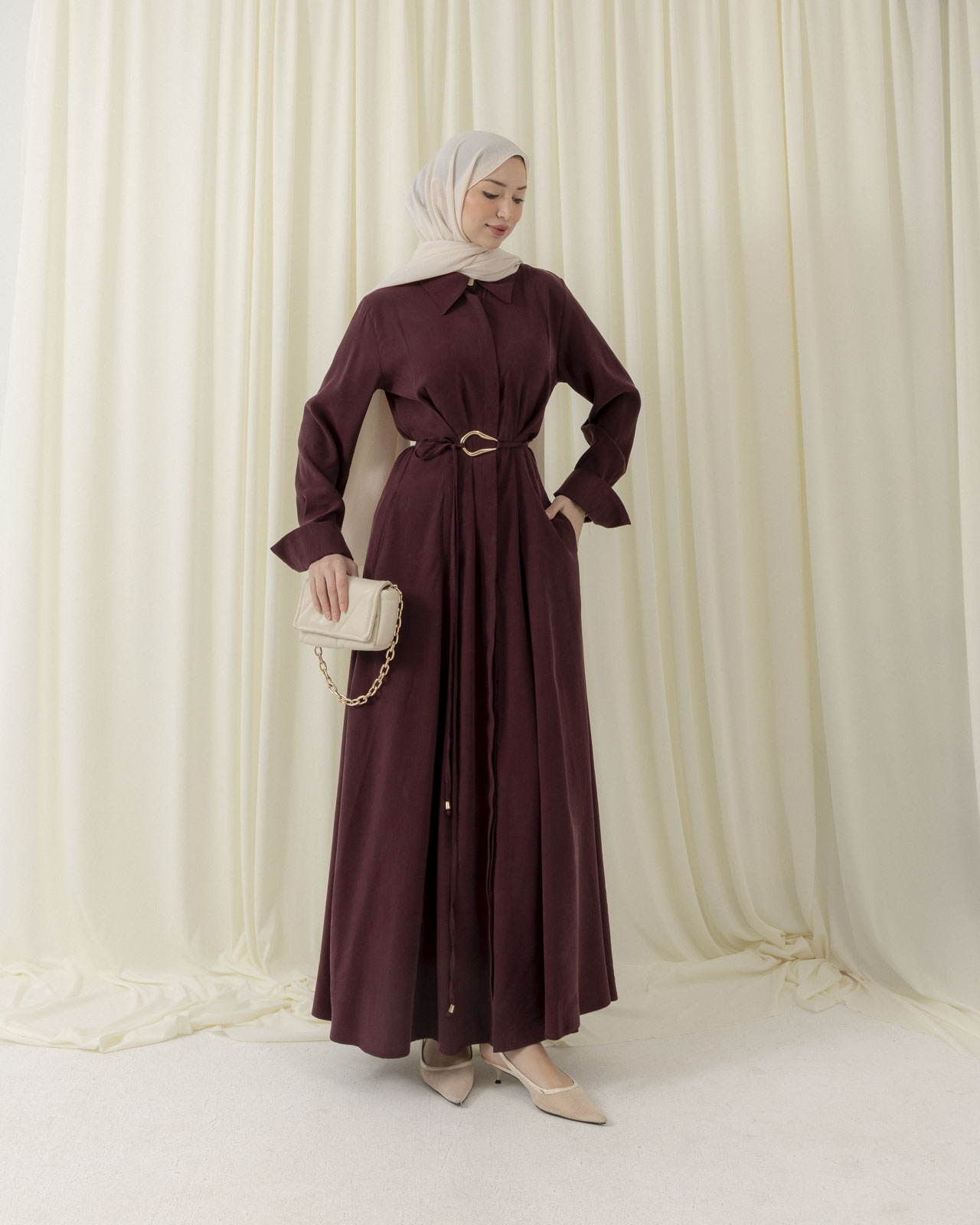 Boydan Düğmeli Pileli Bordo Elbise