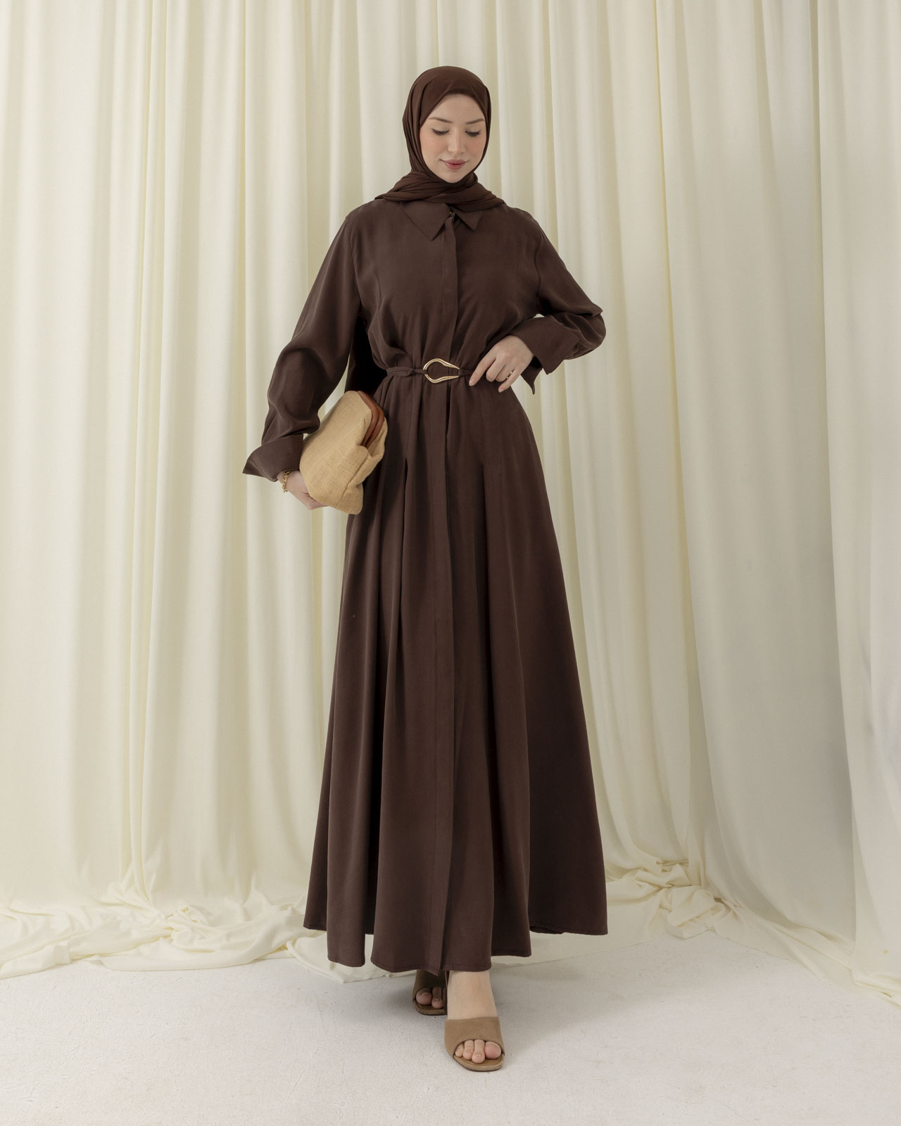 Boydan Düğmeli Pileli Kahve Elbise