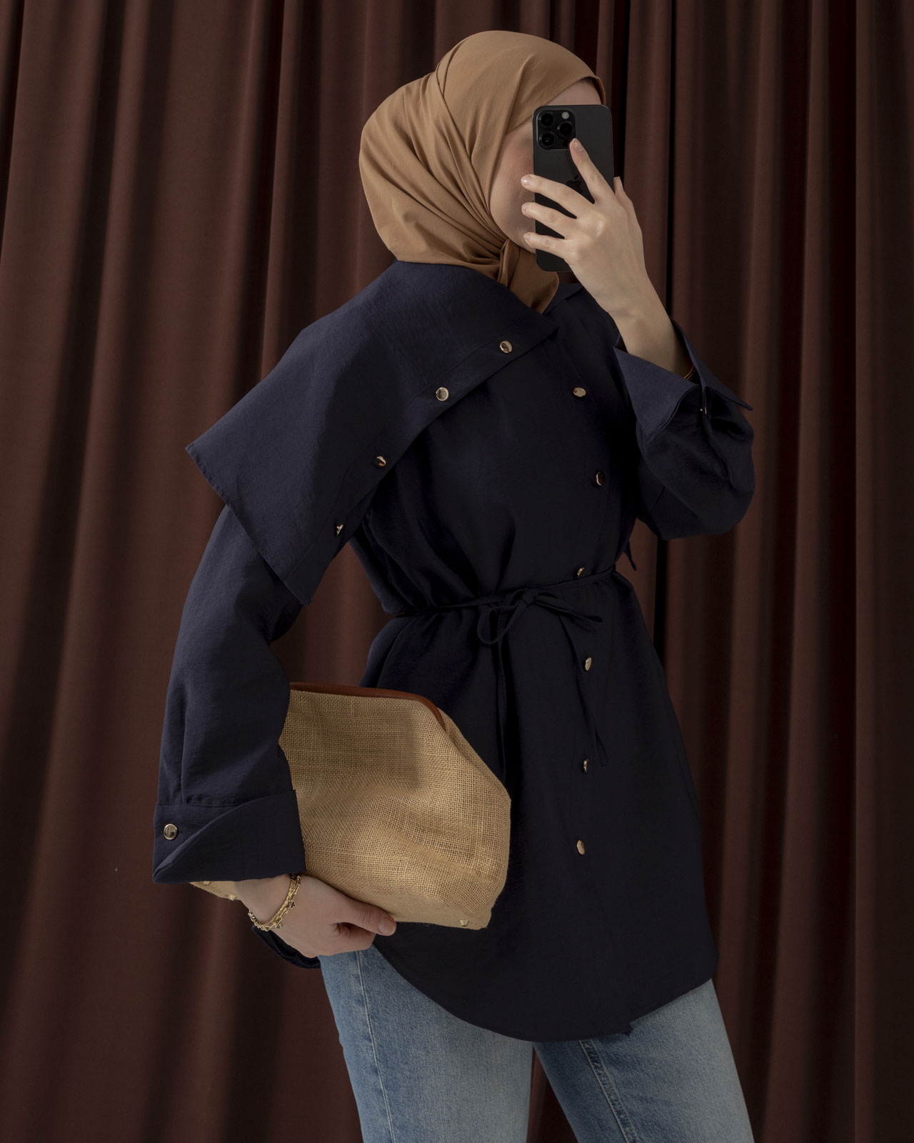 Büyük Yaka Lacivert Gömlek