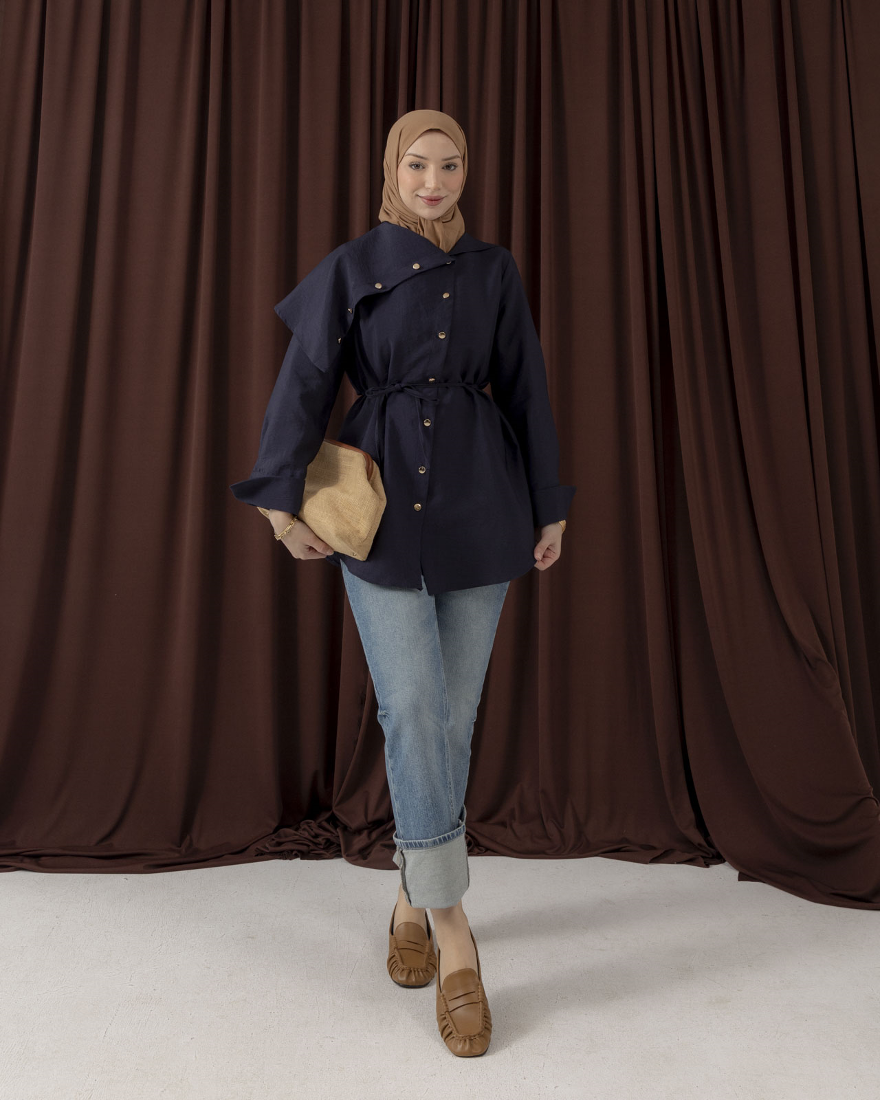 Büyük Yaka Lacivert Gömlek