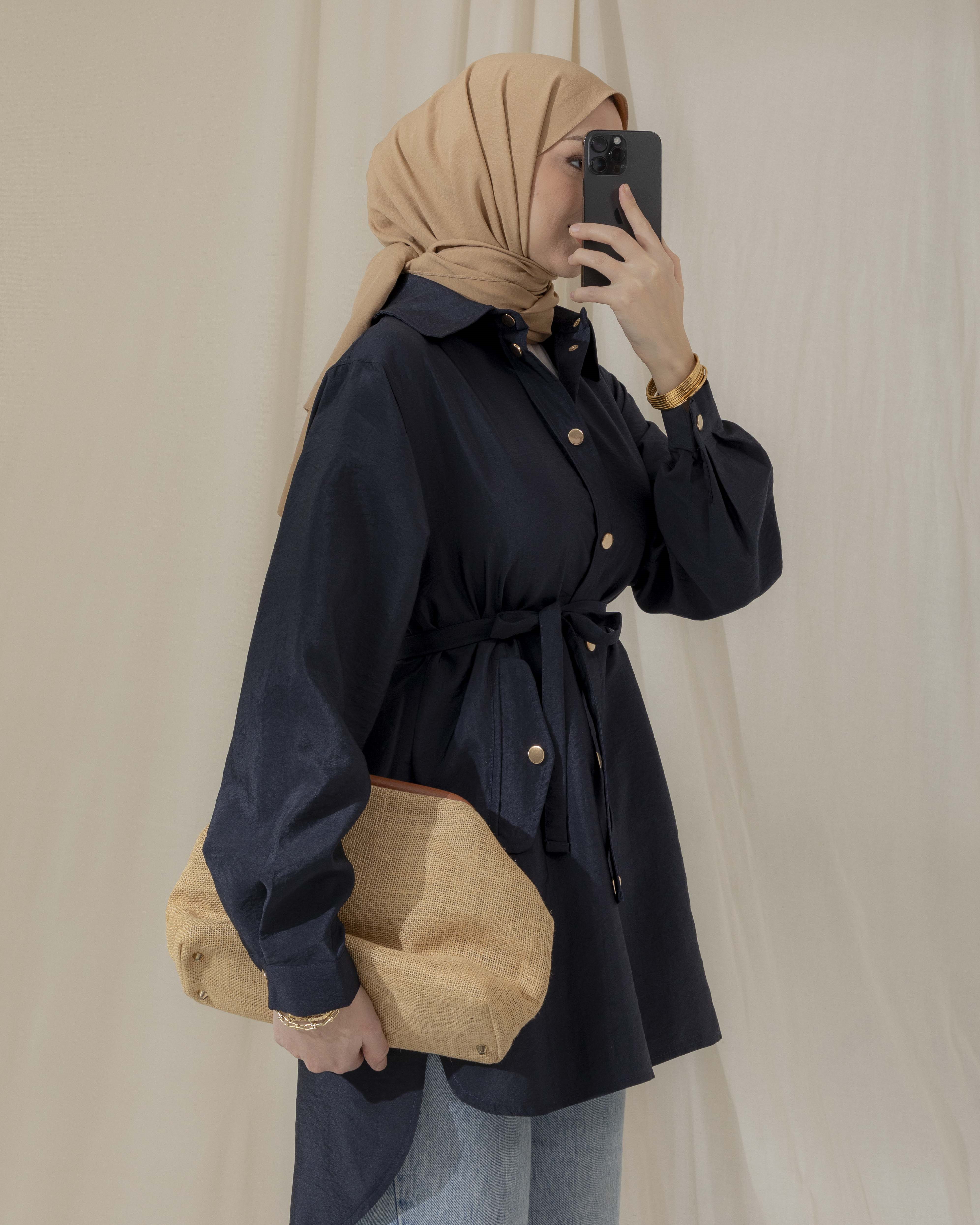 Cep Detaylı Lacivert Gömlek