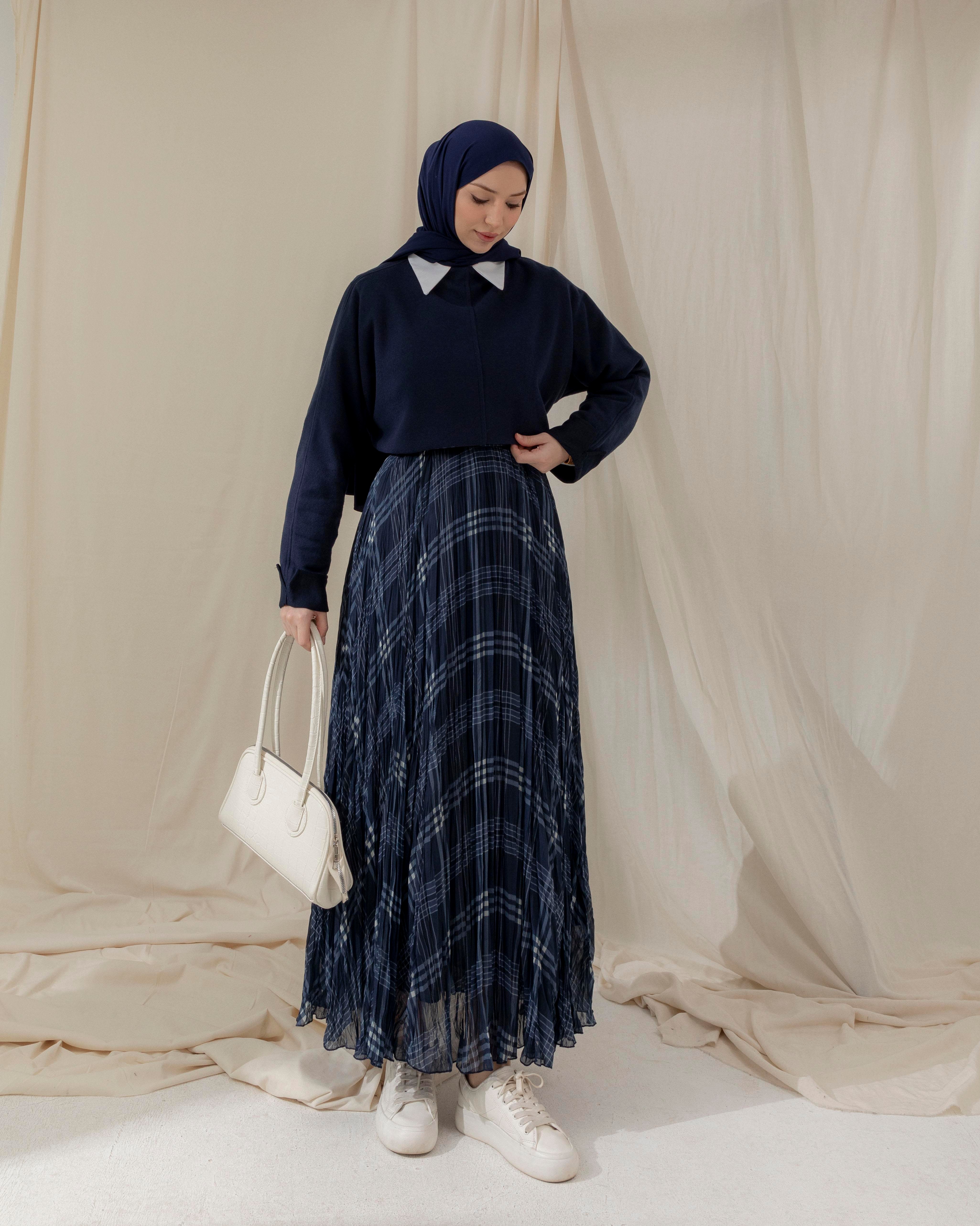 Çizgi Desenli Lacivert Şifon Etek