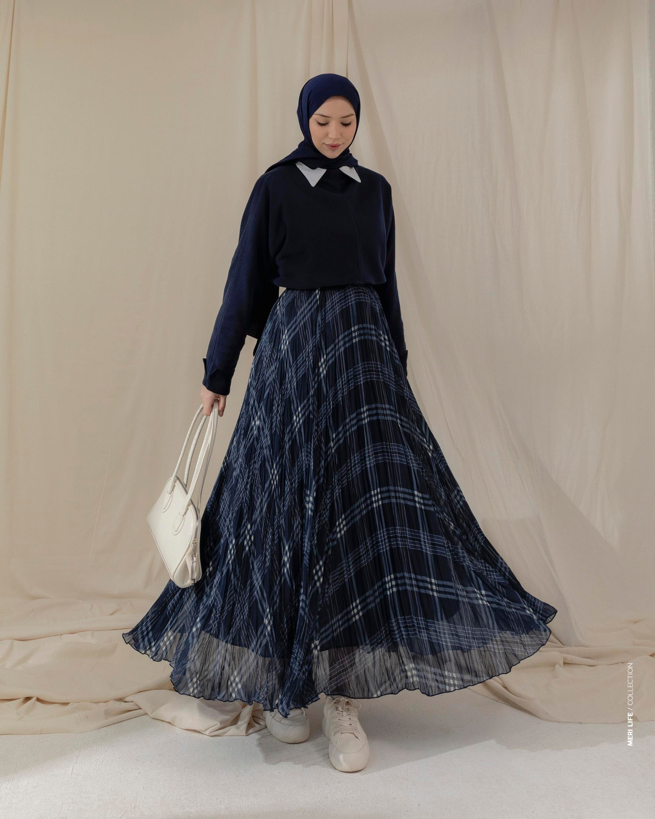 Çizgi Desenli Lacivert Şifon Etek