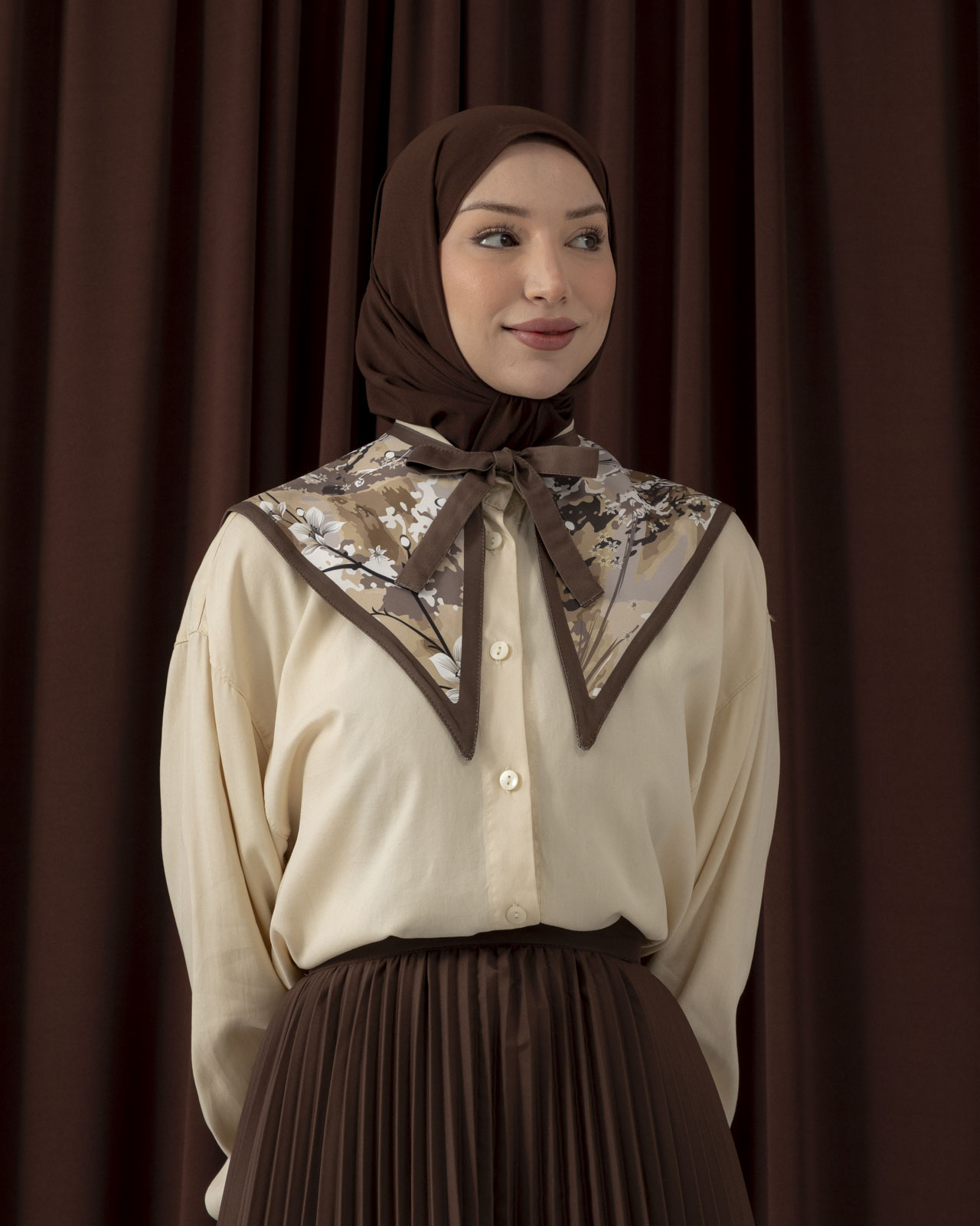 Desenli Kahve Yakalık