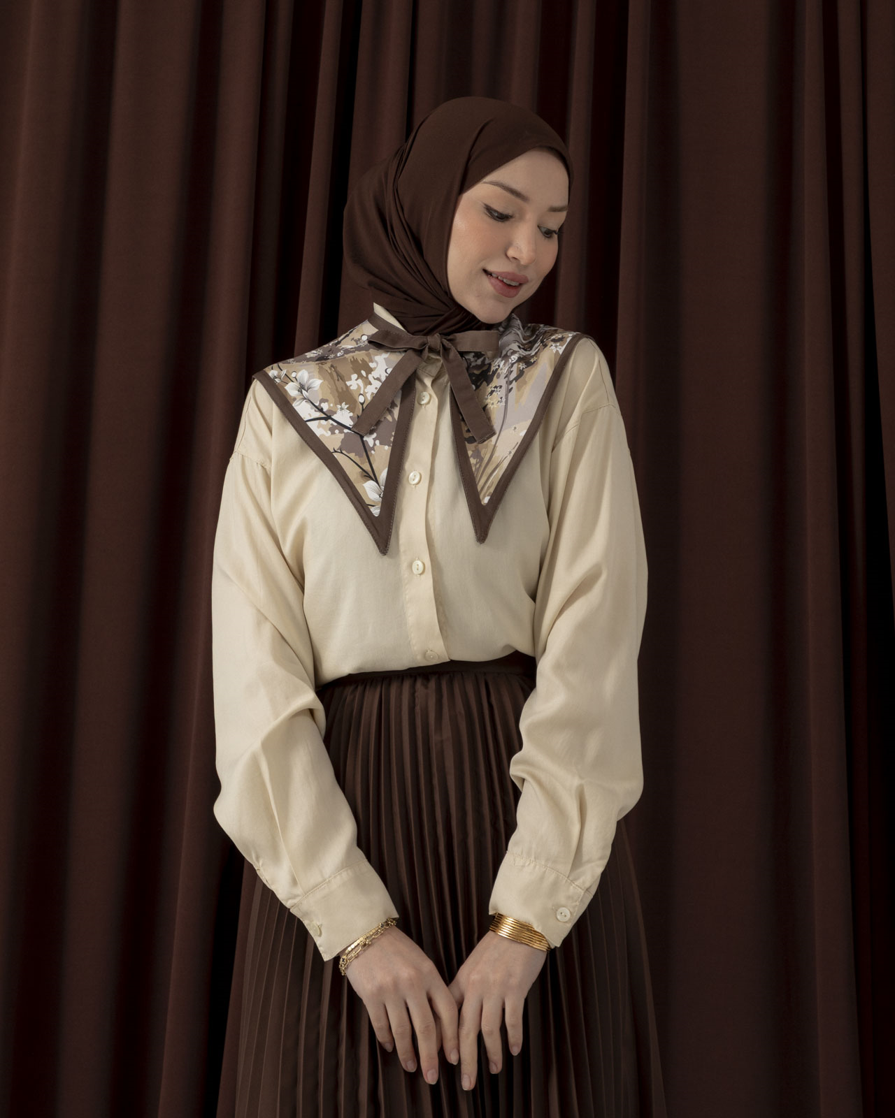 Desenli Kahve Yakalık