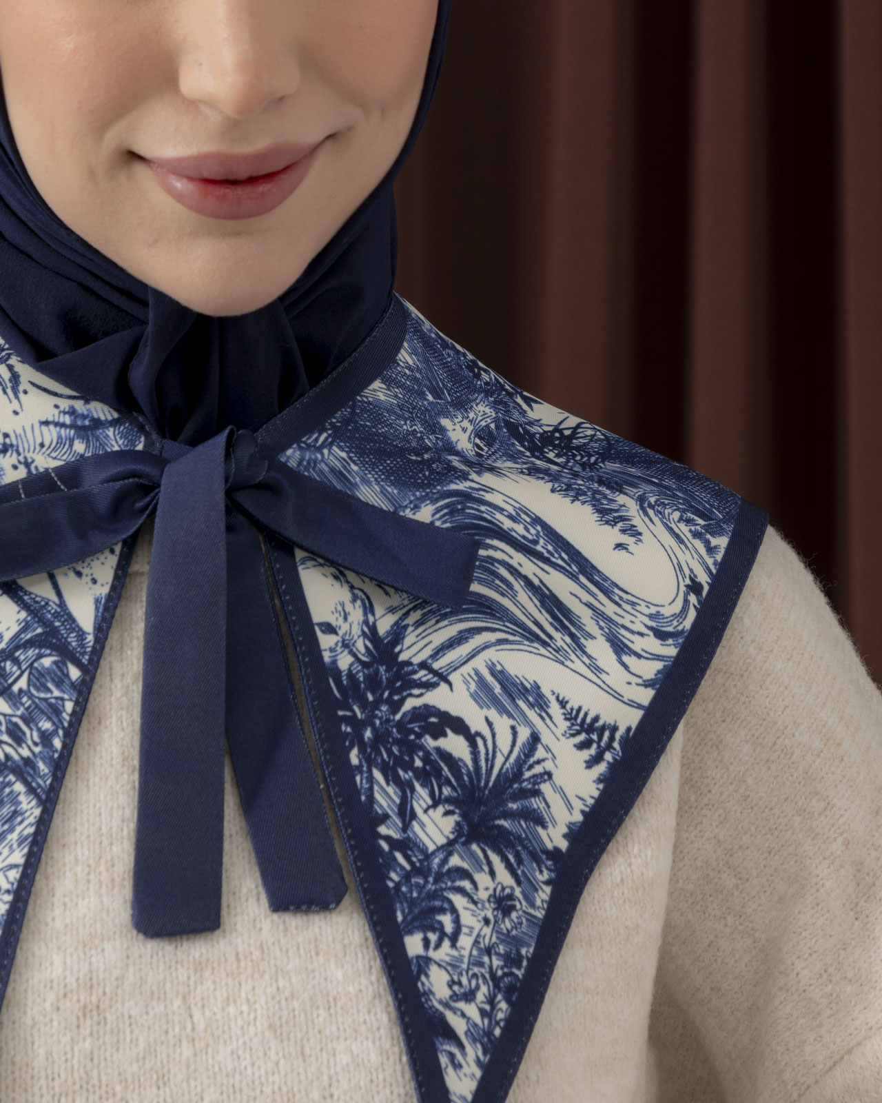 Desenli Lacivert Yakalık