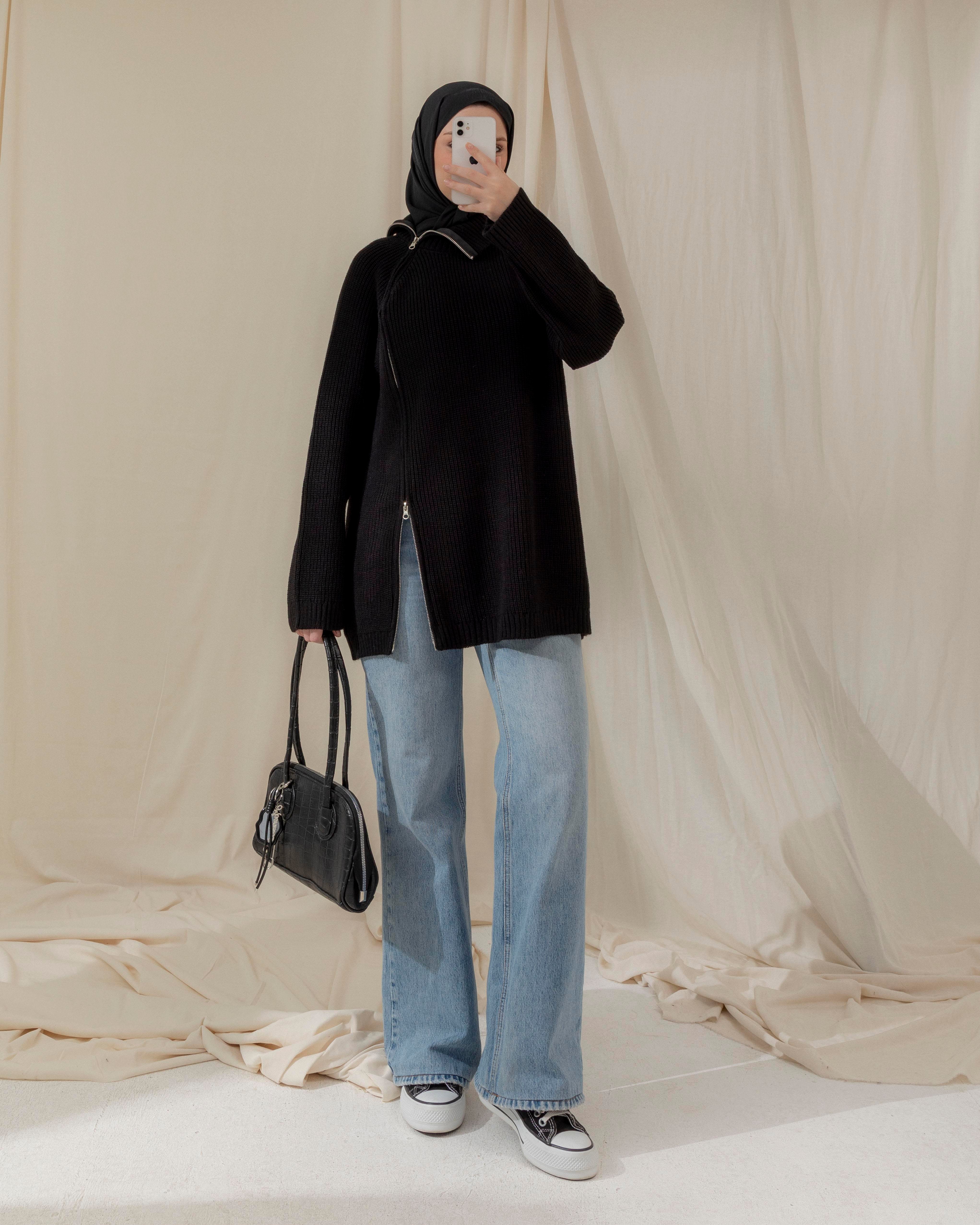 Fermuar Detaylı Siyah Triko Kazak