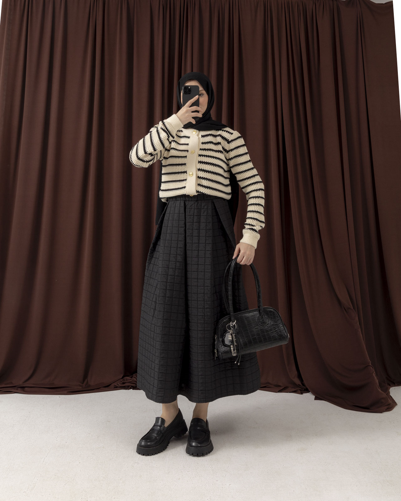 Kapitone Geniş Pileli Siyah Etek