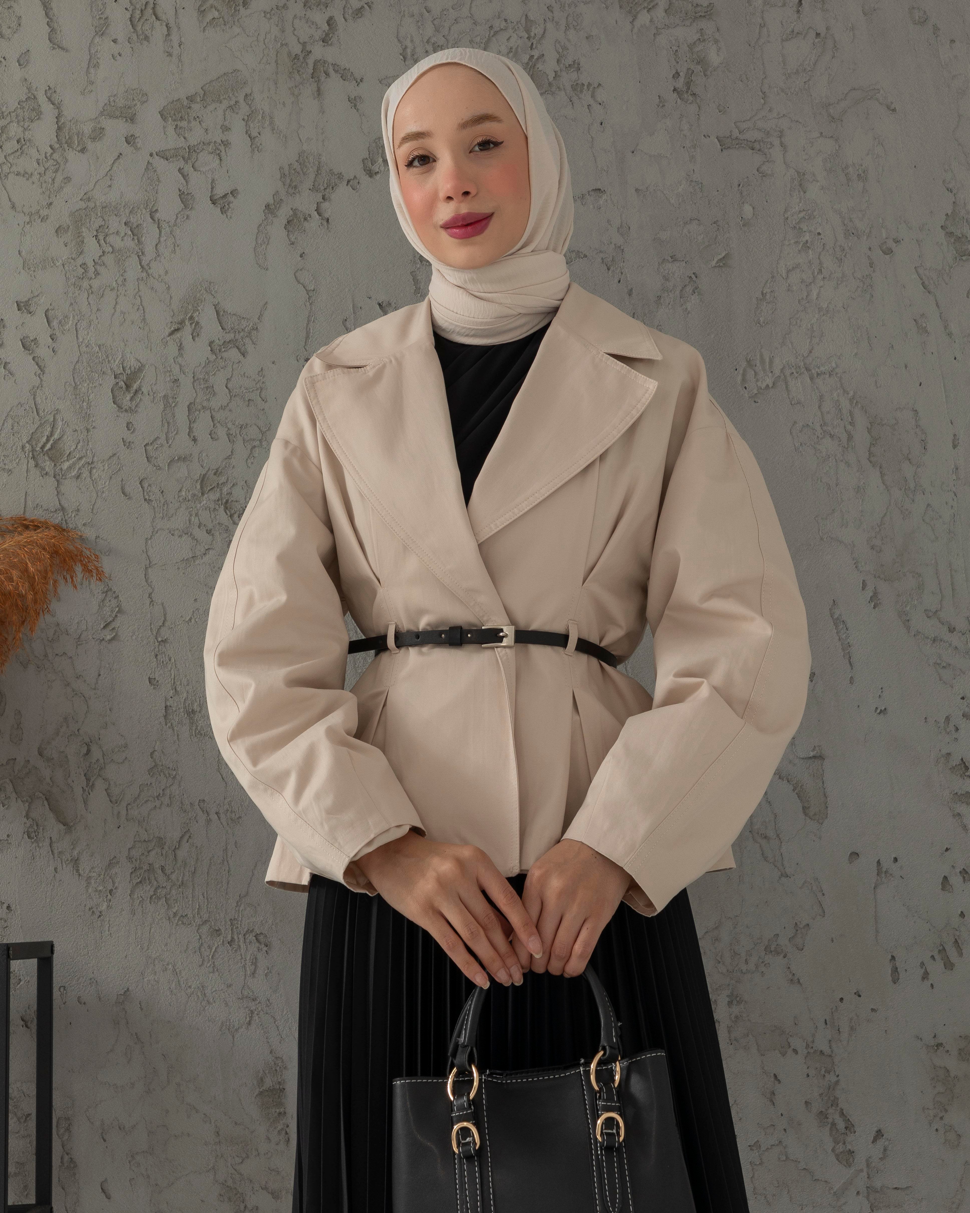 Kemerli Krem Kısa Trençkot