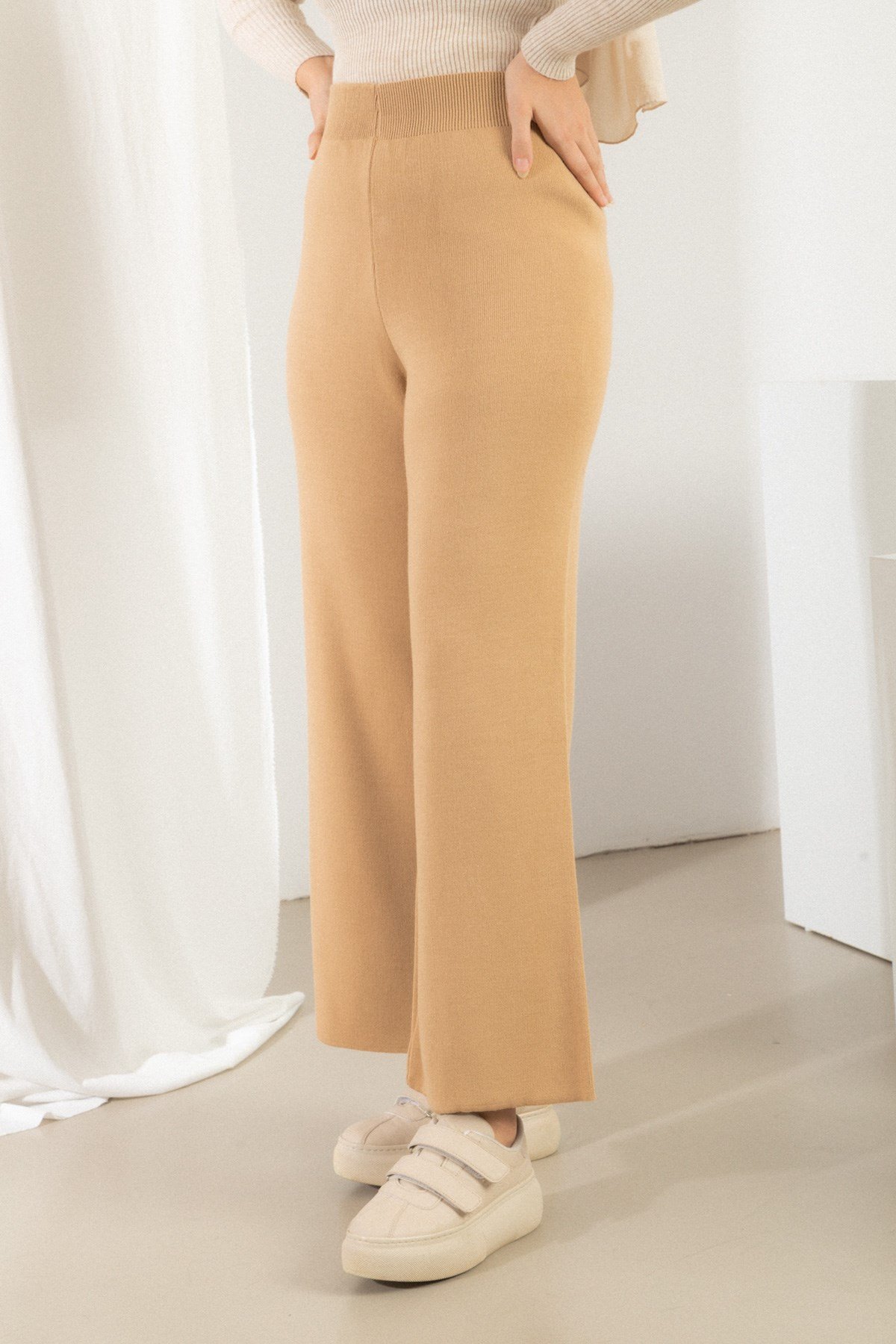 Oversize Beli Lastikli Bej Triko Pantolon