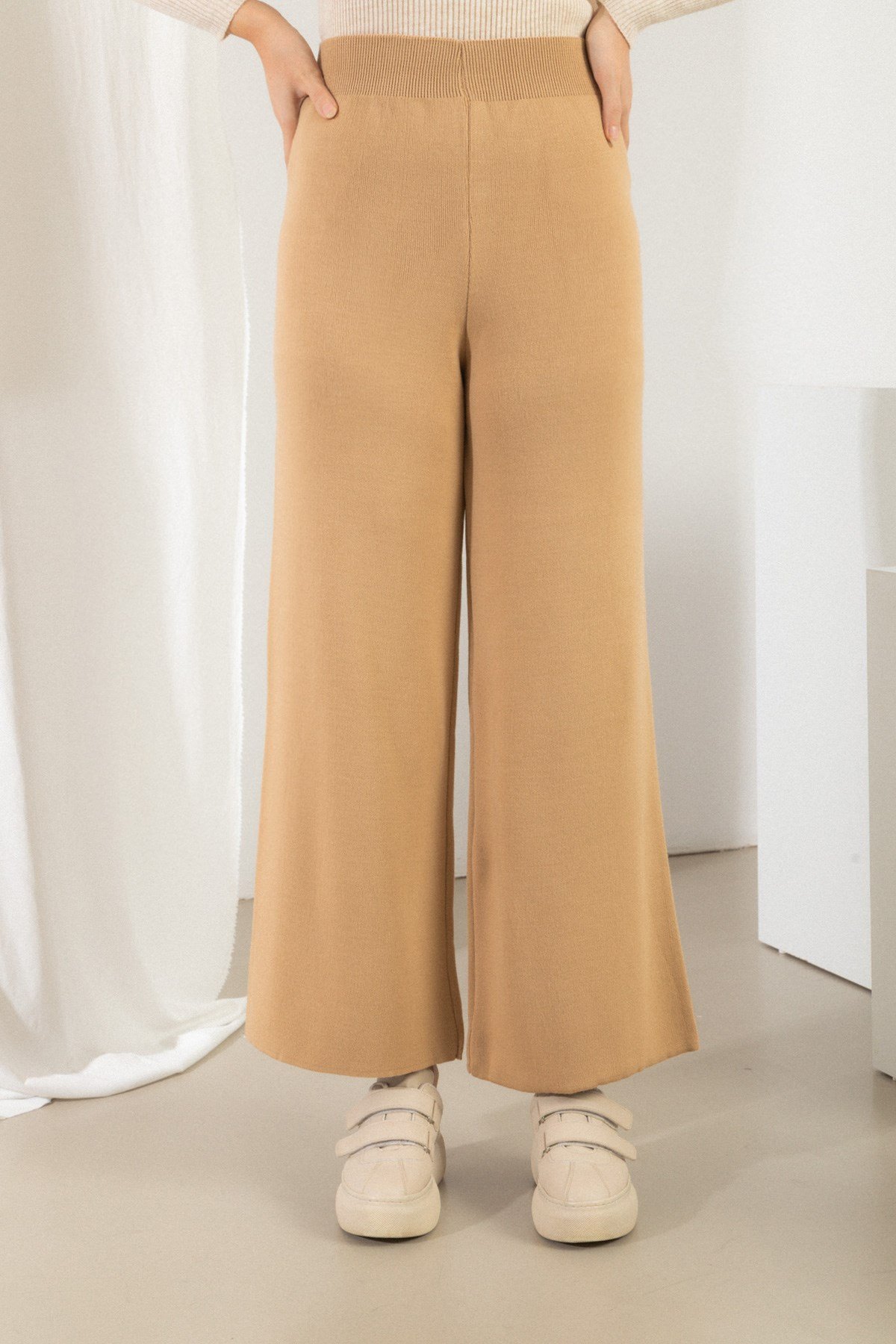 Oversize Beli Lastikli Bej Triko Pantolon