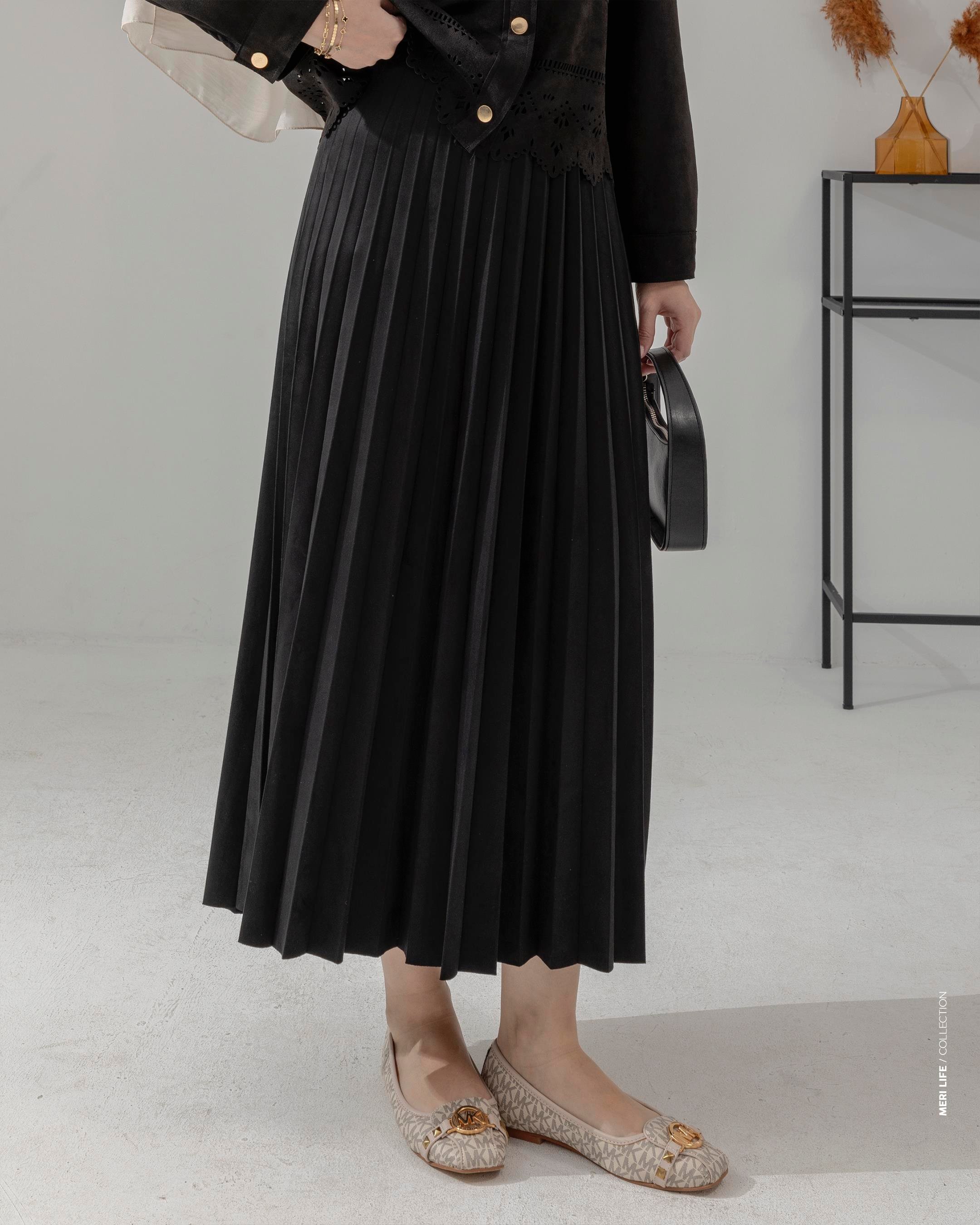 Piliseli Siyah Süet Etek