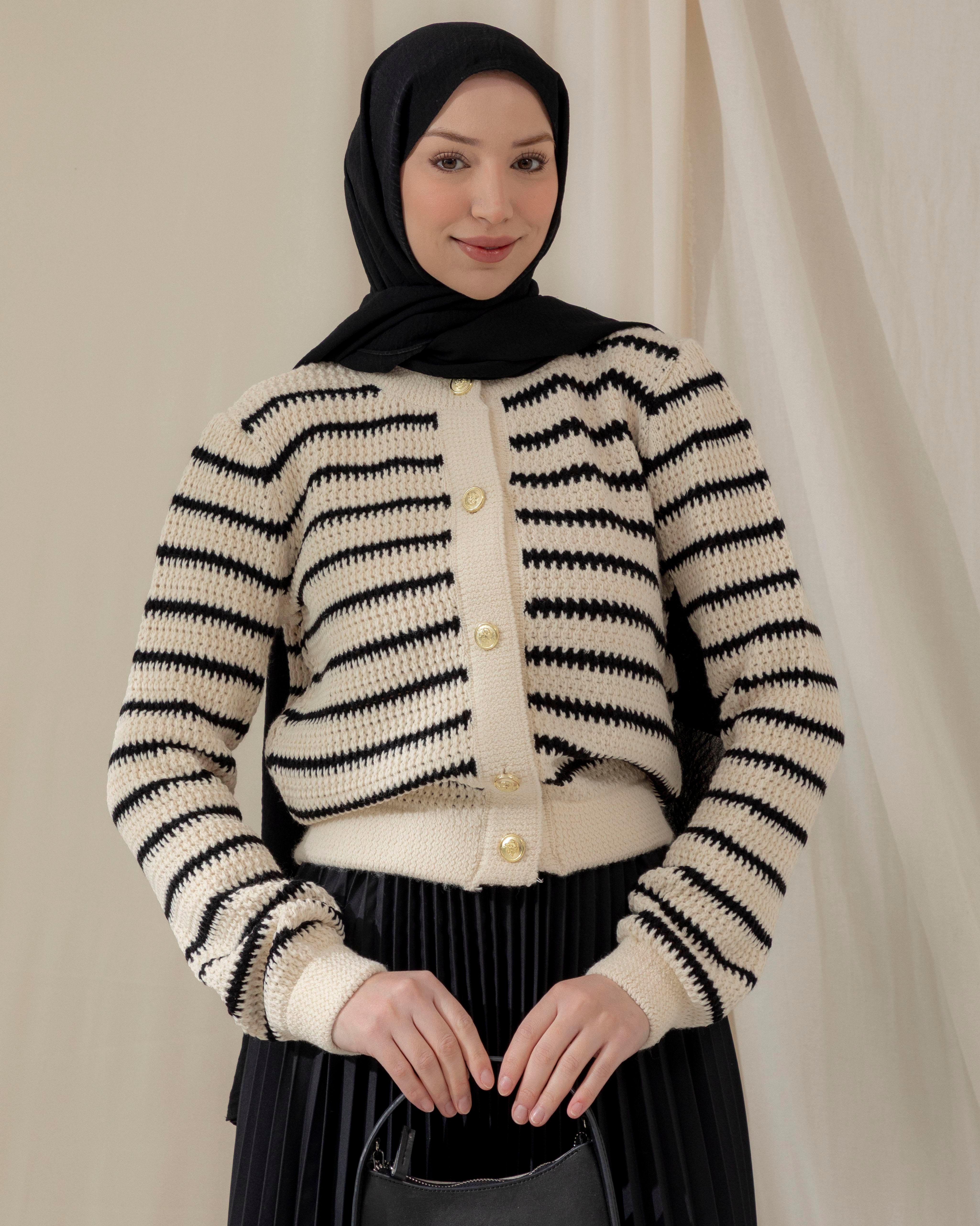 Şeritli Krem Triko Hırka