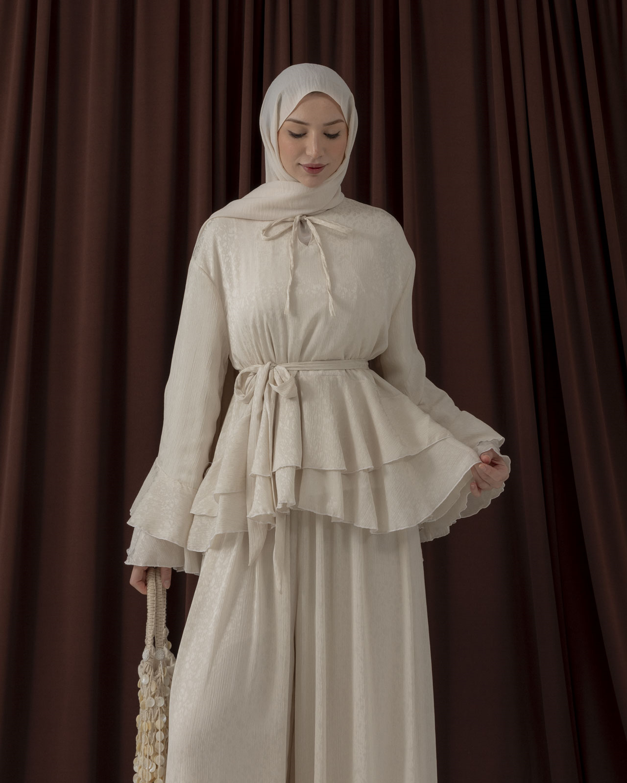 Volanlı Krem Takım