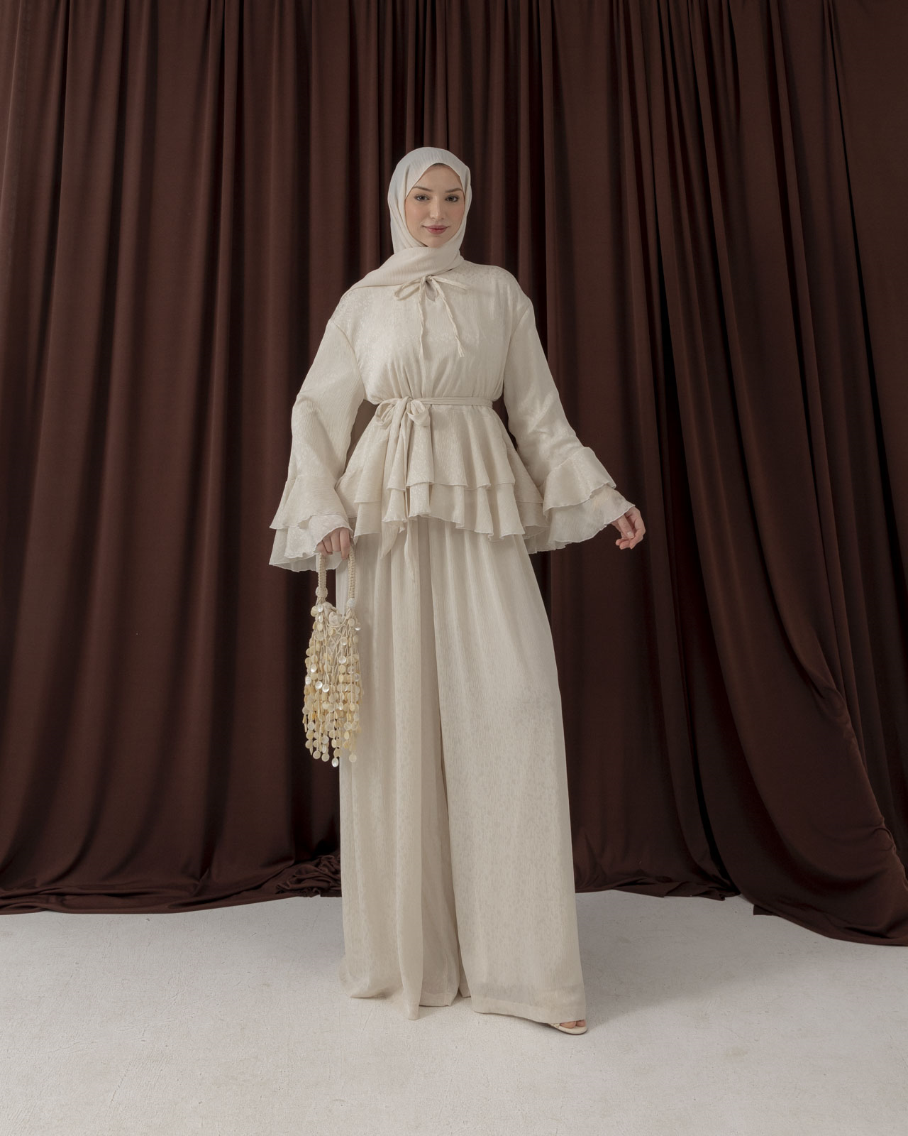 Volanlı Krem Takım