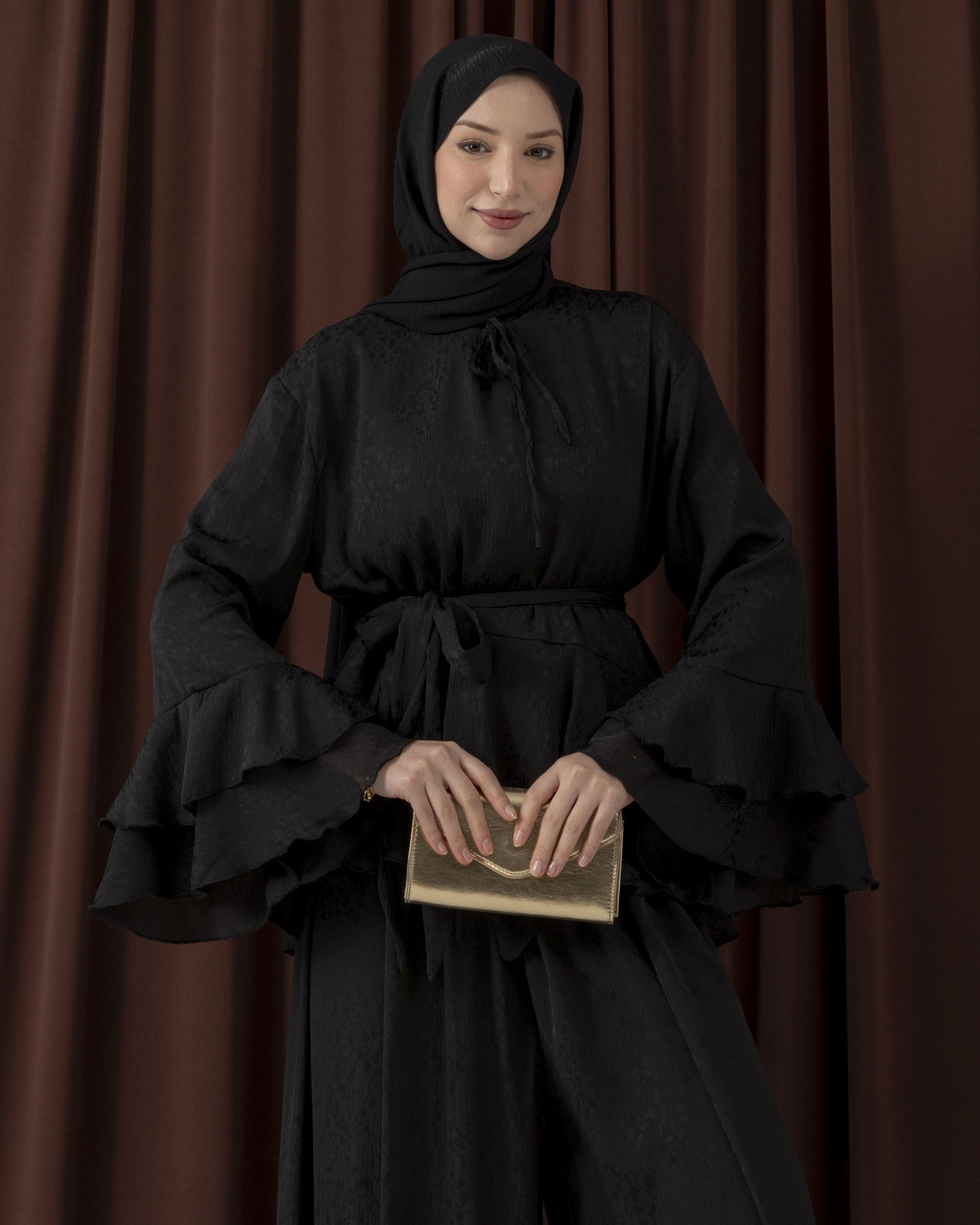 Volanlı Siyah Takım