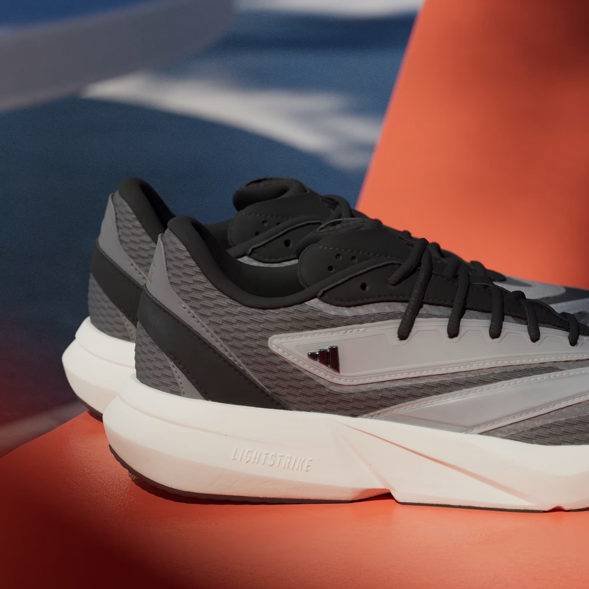 Adidas Erkek Günlük Spor Ayakkabı Lightblaze Js0913
