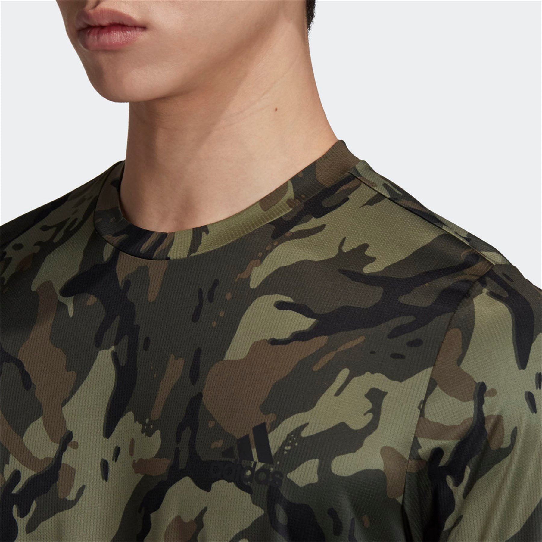 Adidas Erkek Koşu - Yürüyüş T-shirt M D2M Aop Tee Gd5294 M D2M AOP TEE