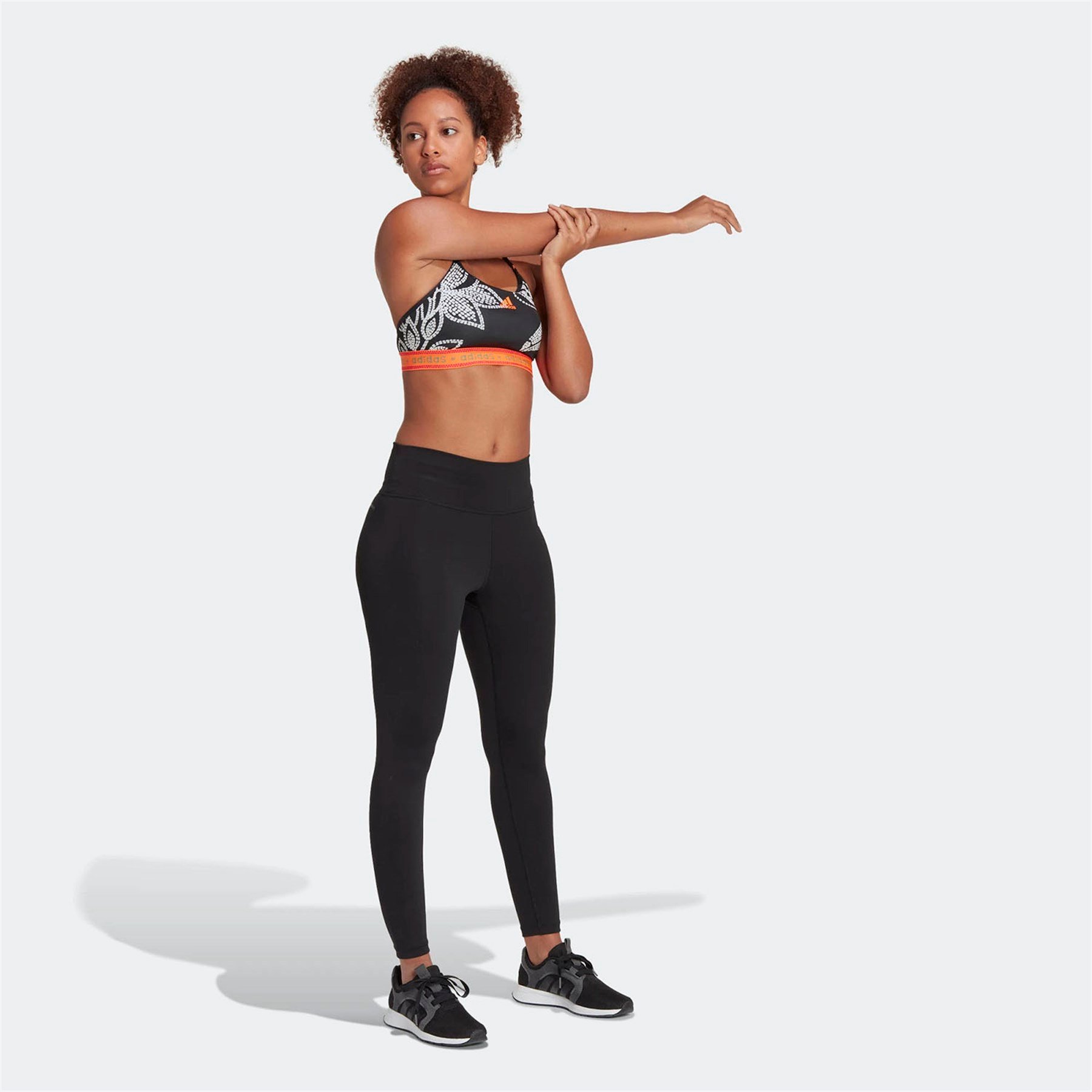 Adidas Kadın Günlük Sporcu Sütyeni Bra Farm Ls Bra HI5223