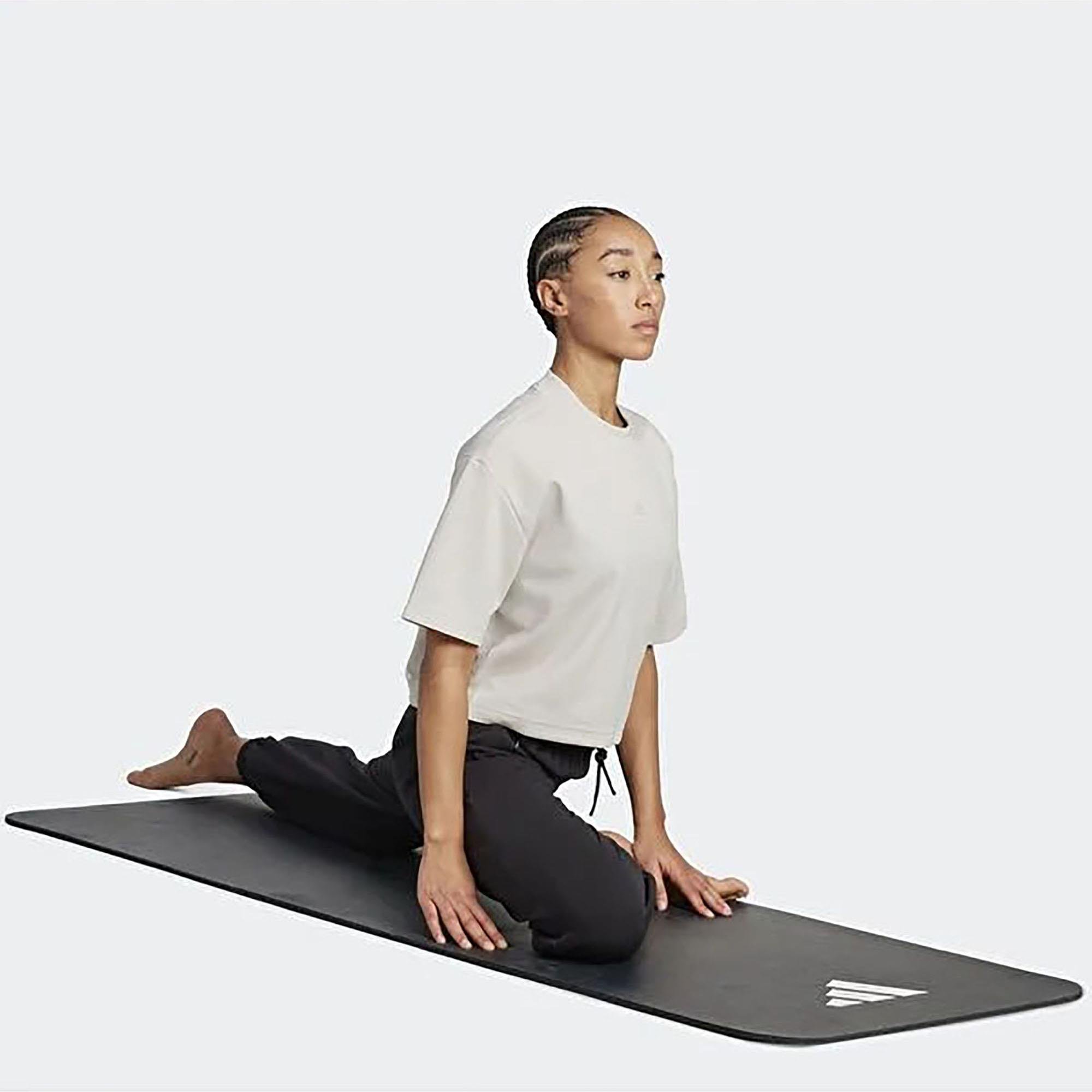 Adidas Kadın Günlük T-shirt Motion Jm4476