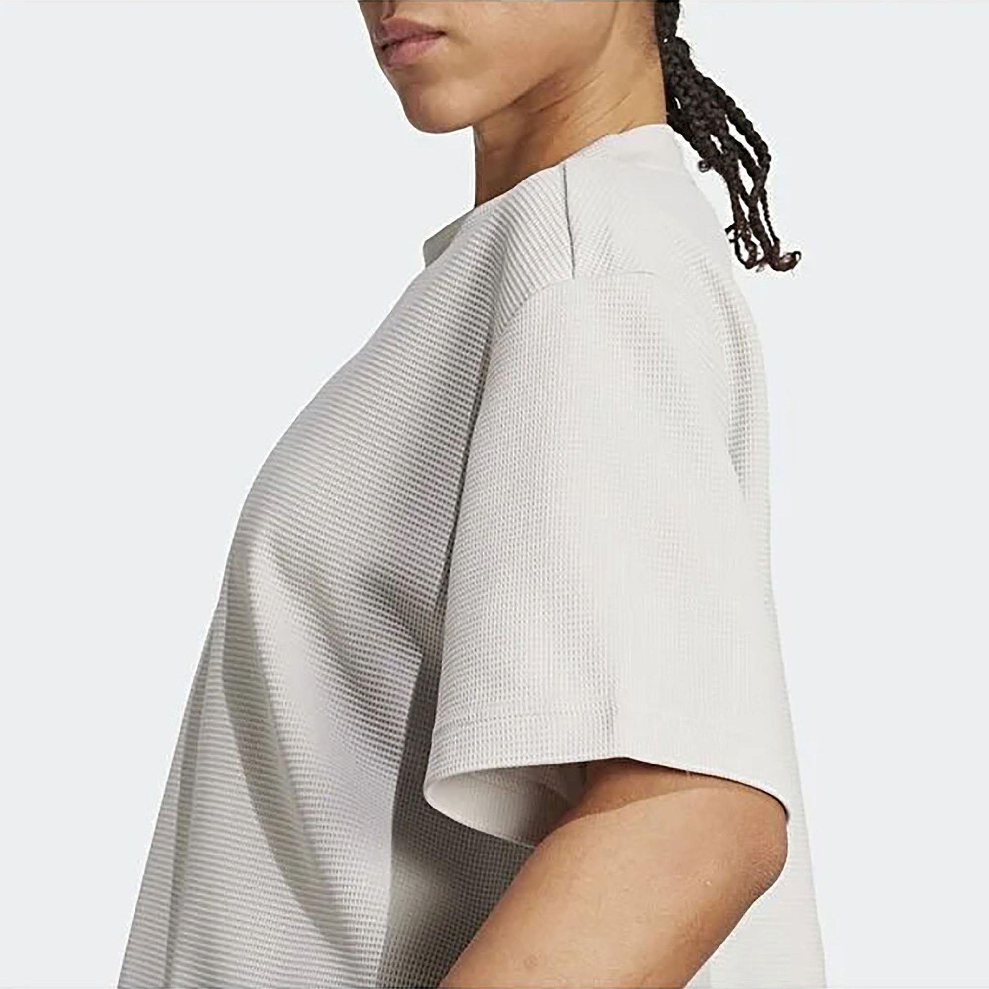 Adidas Kadın Günlük T-shirt Motion Jm4476