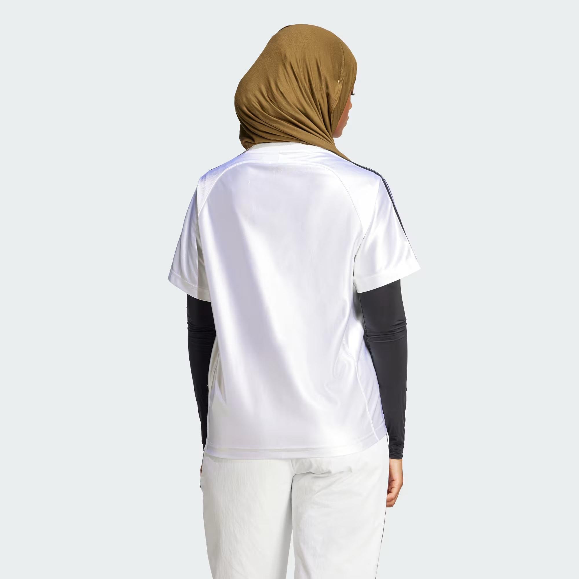 Adidas Kadın Günlük T-shirt Teamgeist Tee Jd0253