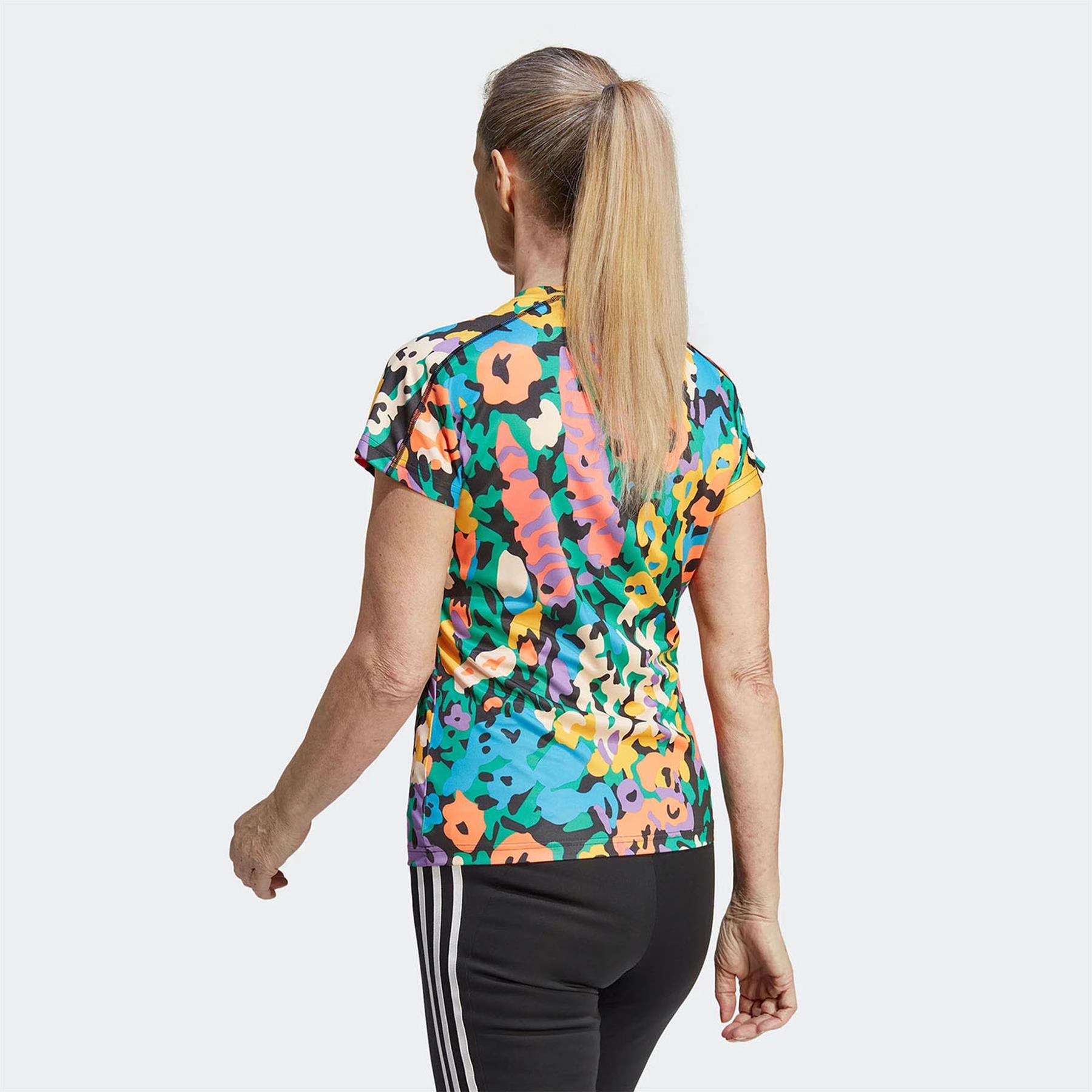 Adidas Kadın Günlük T-Shirt Tr-Es Aop T Hn5541