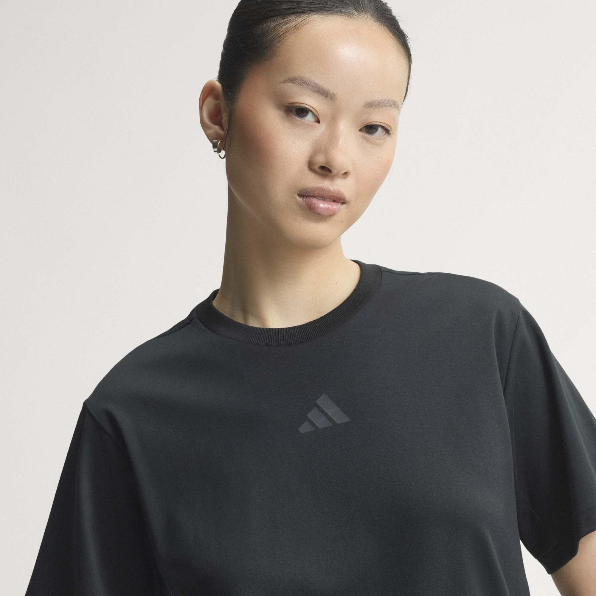 Adidas Kadın Günlük T-Shirt W Z.N.E. Tee KF6357
