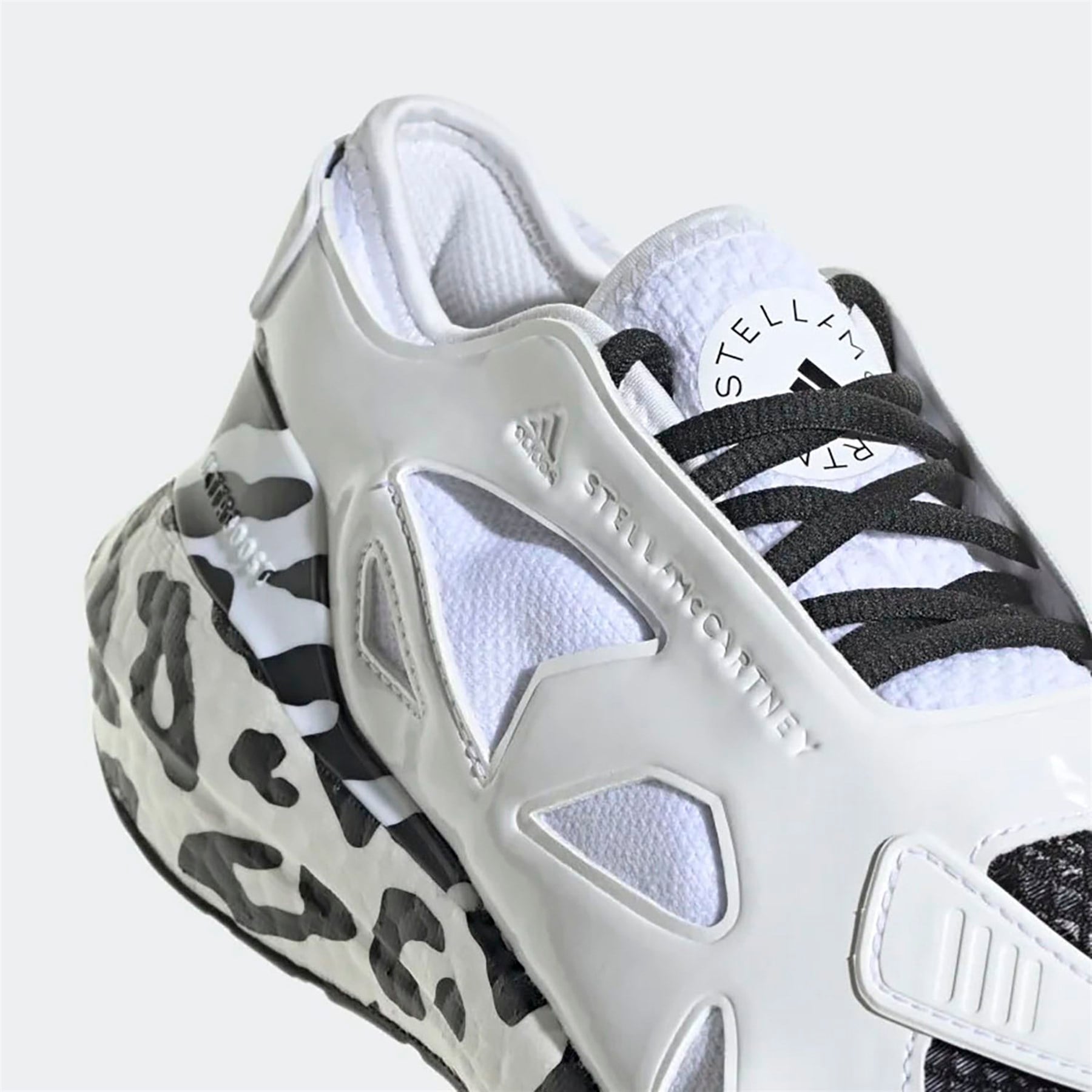 Adidas Kadın Koşu - Yürüyüş Ayakkabı Asmc Ultraboost 22 Graphic Gy4410