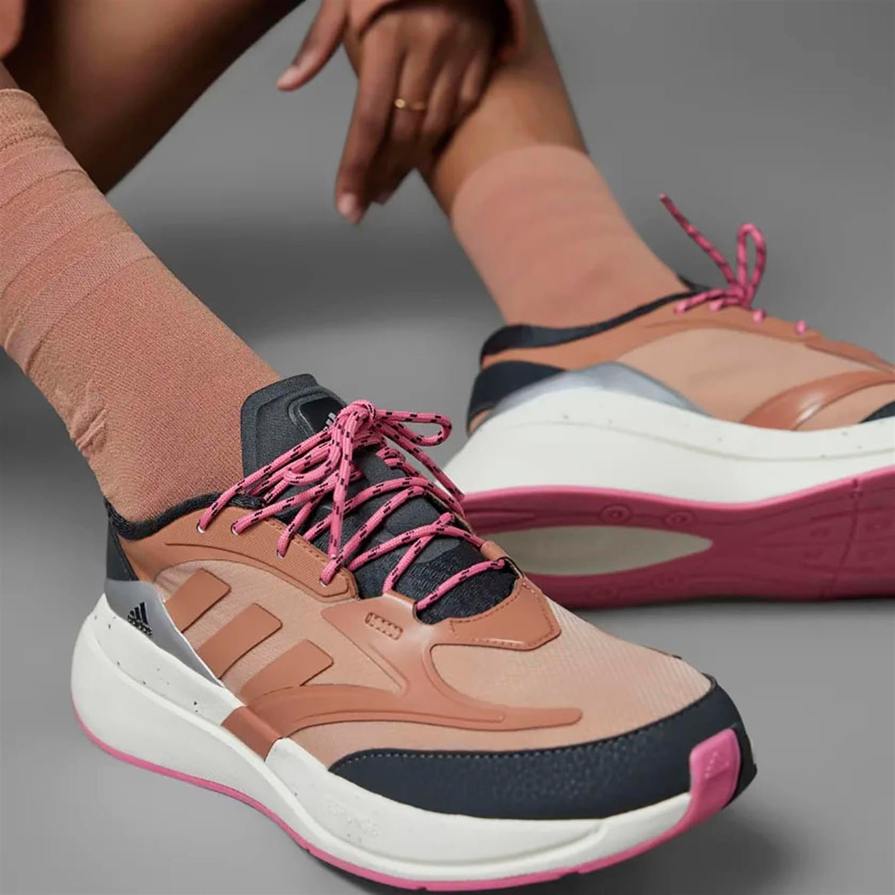 Adidas Kadın Koşu - Yürüyüş Ayakkabı Brevard Hq1701