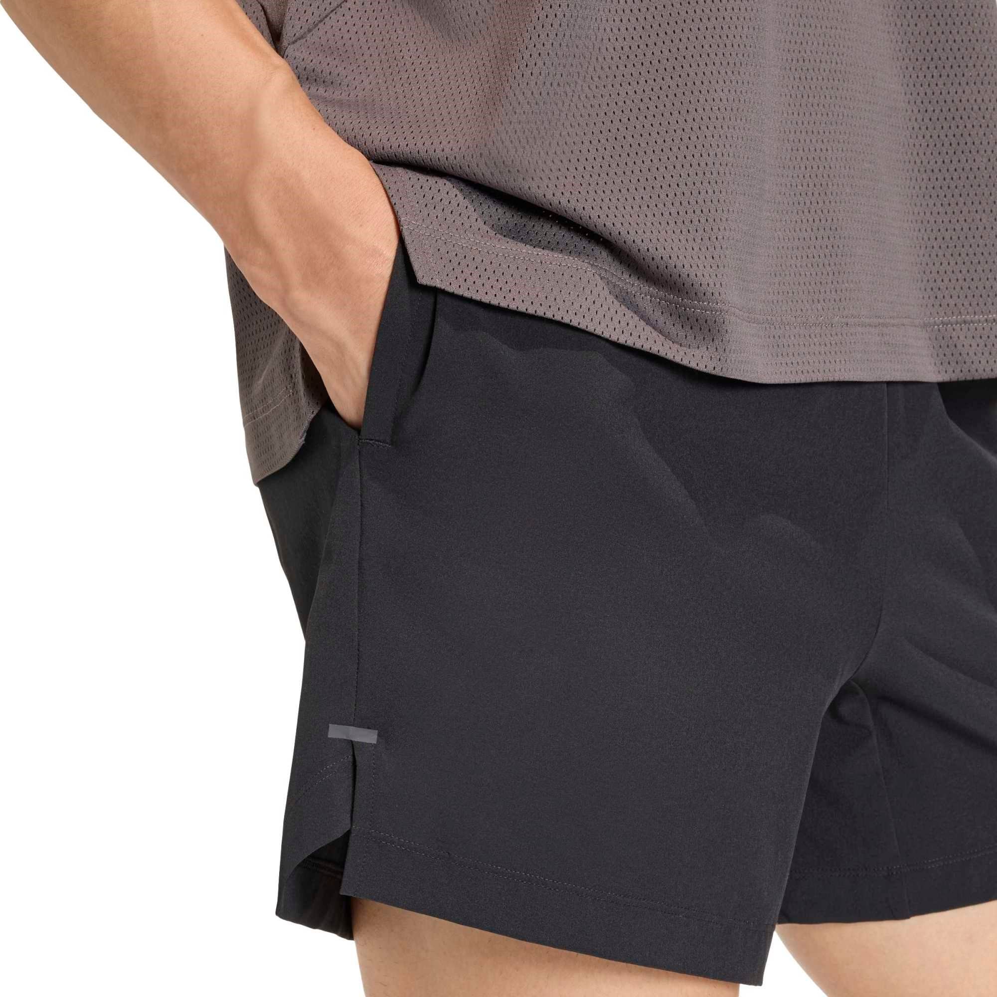D4T ESS SHORTS