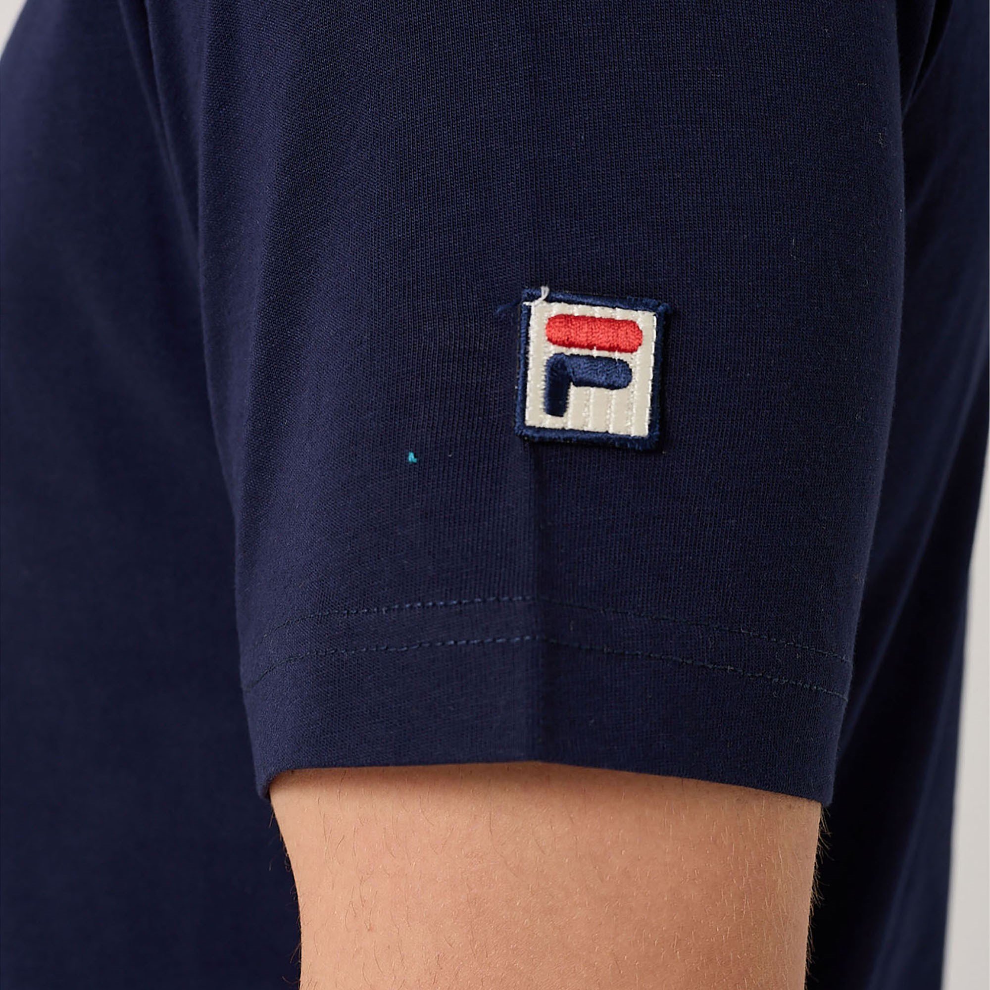 Fila Erkek T-Shirt Tennis Player Graphic TU411111 LONG SLEEVE SWEATSHIRT