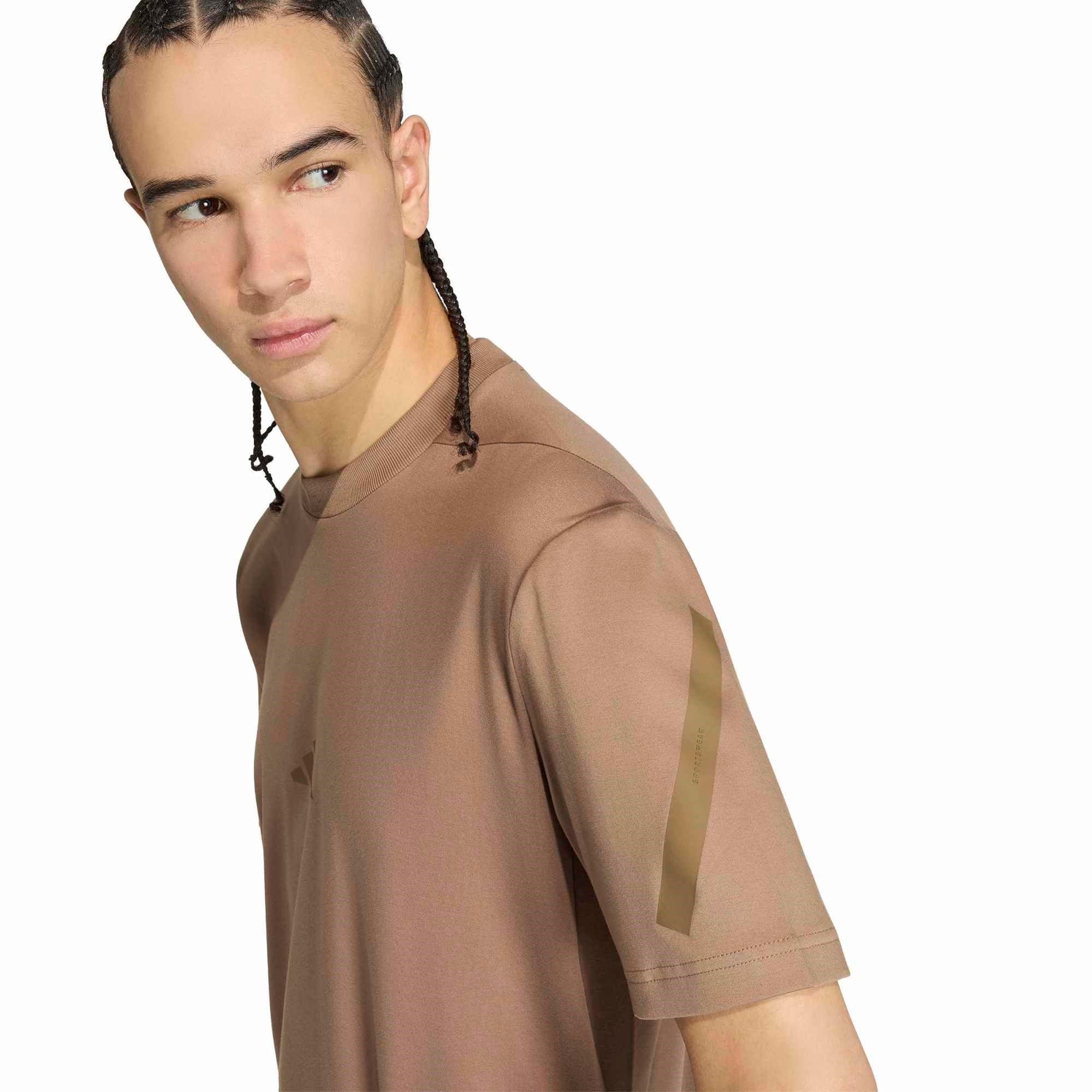 M Z.N.E. TEE RE